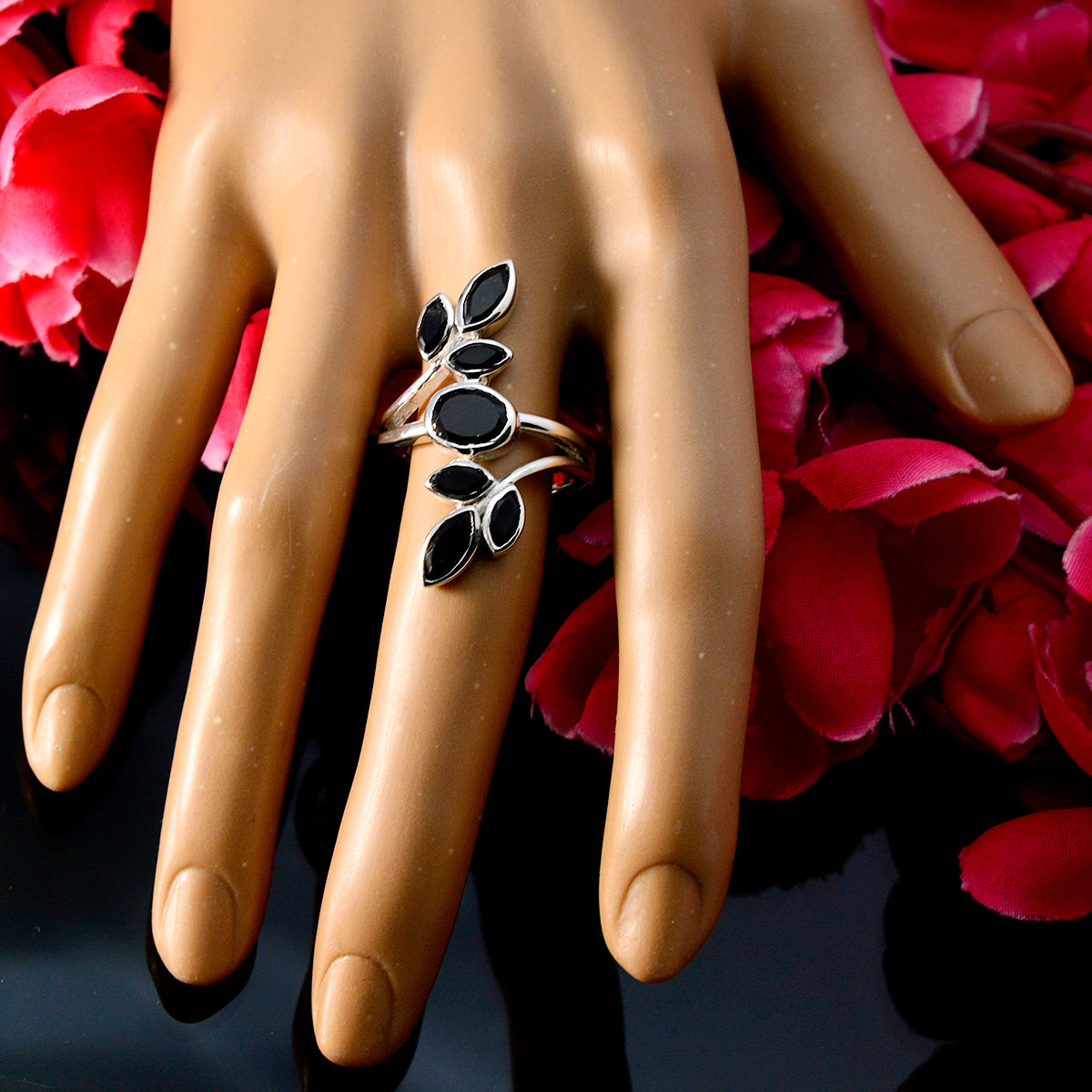 Black Onyx Hepta Russian 92.5 Silver Black Gems Classic Leafy Ring Jewellery