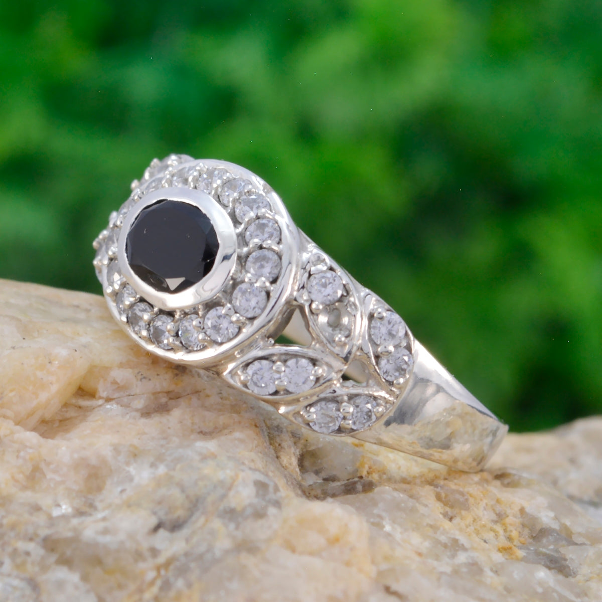 Black Onyx Halo Moroccan 925 Silver Black Gemstone Minimal Luxurious Ring Jewellery