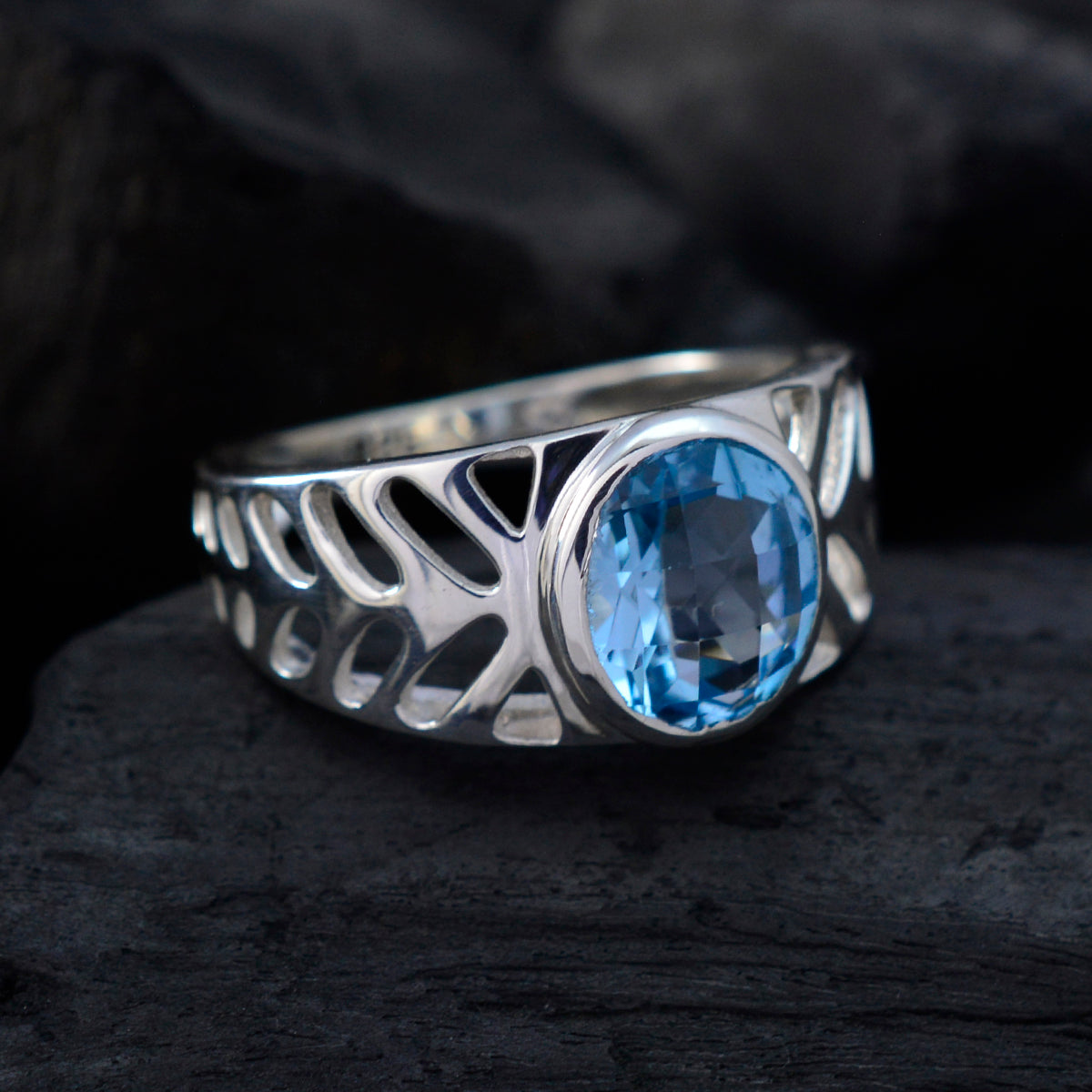 Blue Topaz Solitaire Middle Eastern Sterling Silver Blue Gemstone Slim Rope Wire Ring Jewellery