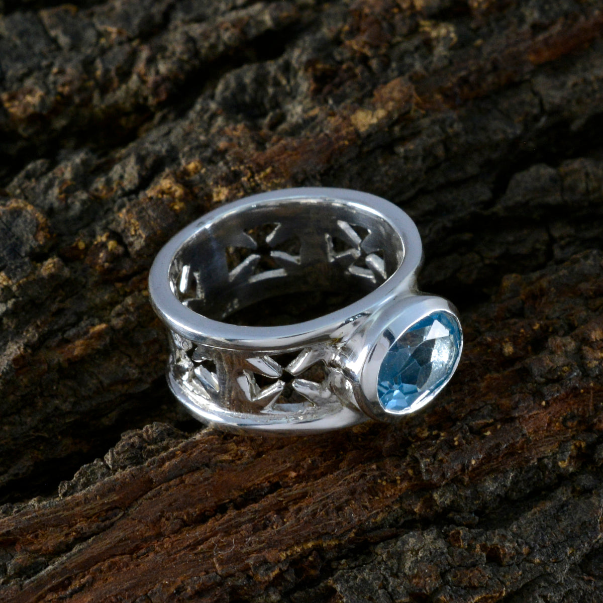 Blue Topaz Solitaire African Silver Blue Gemstones Classic Irish Ring Jewelry