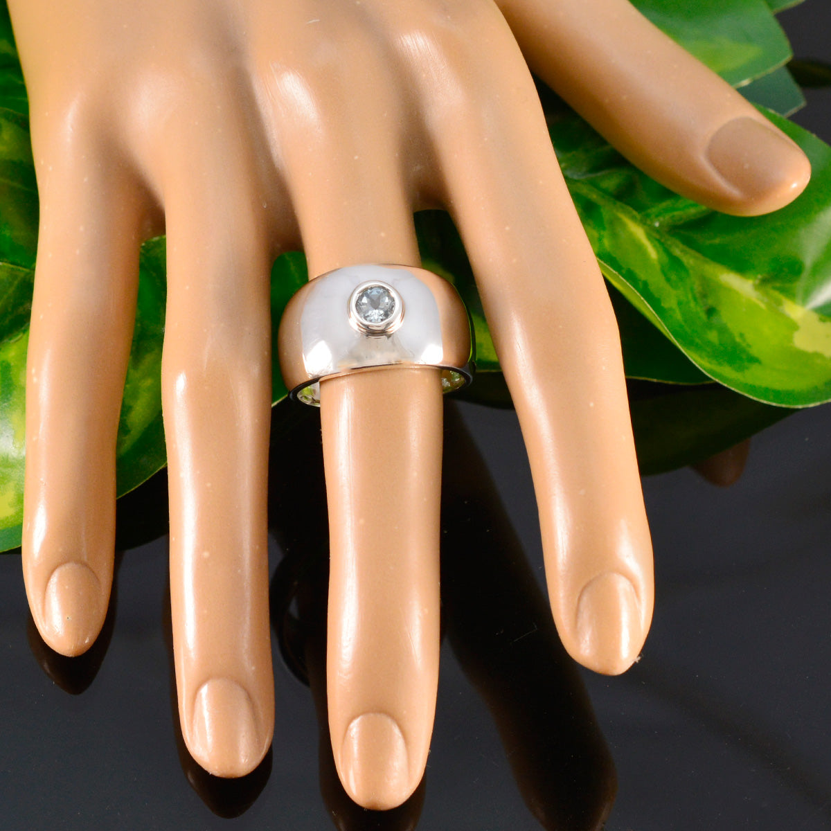 Blue Topaz Solitaire African 925 Silver Blue Gemstones Eye catching Sophisticated Ring Jewellery