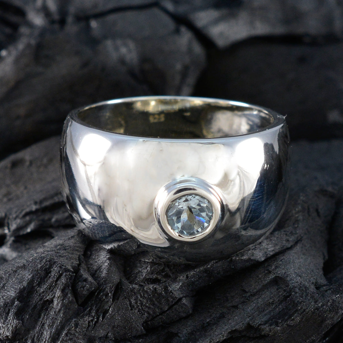 Blue Topaz Solitaire African 925 Silver Blue Gemstones Eye catching Sophisticated Ring Jewellery