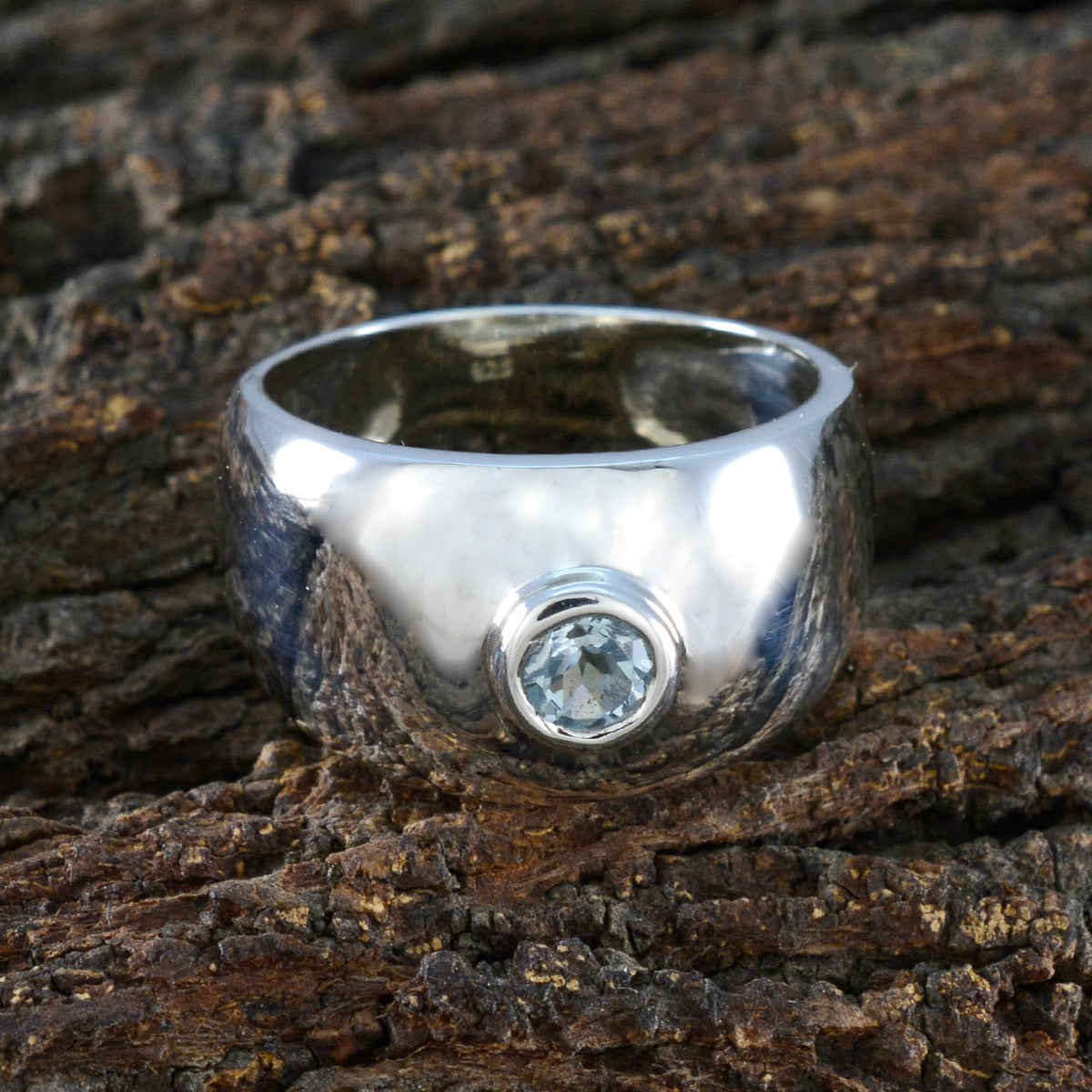 Blue Topaz Solitaire African 925 Silver Blue Gemstones Eye catching Sophisticated Ring Jewellery