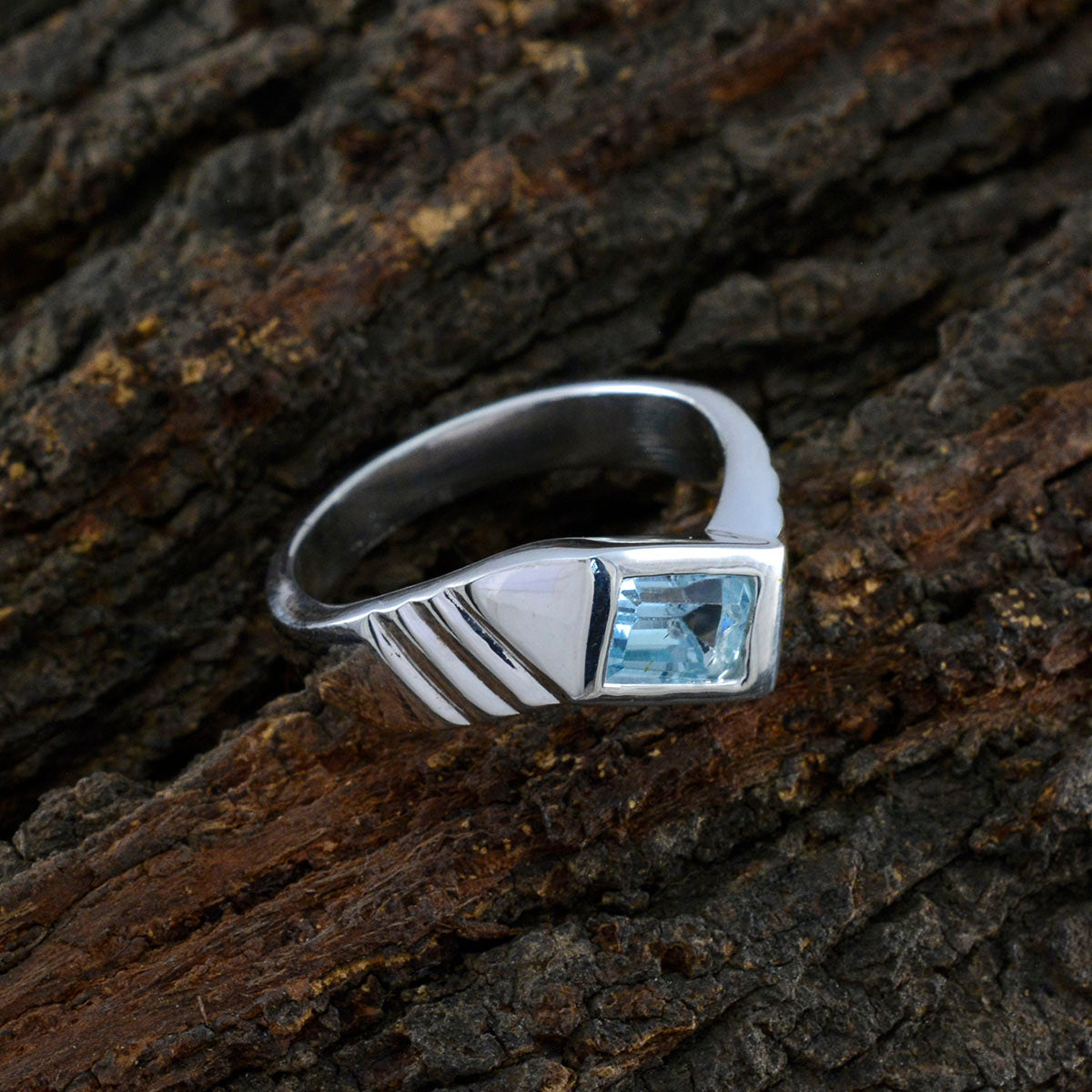 Blue Topaz Solitaire Egyptian Sterling Silver Blue Gems Eye catching Abstract Ring Jewellery