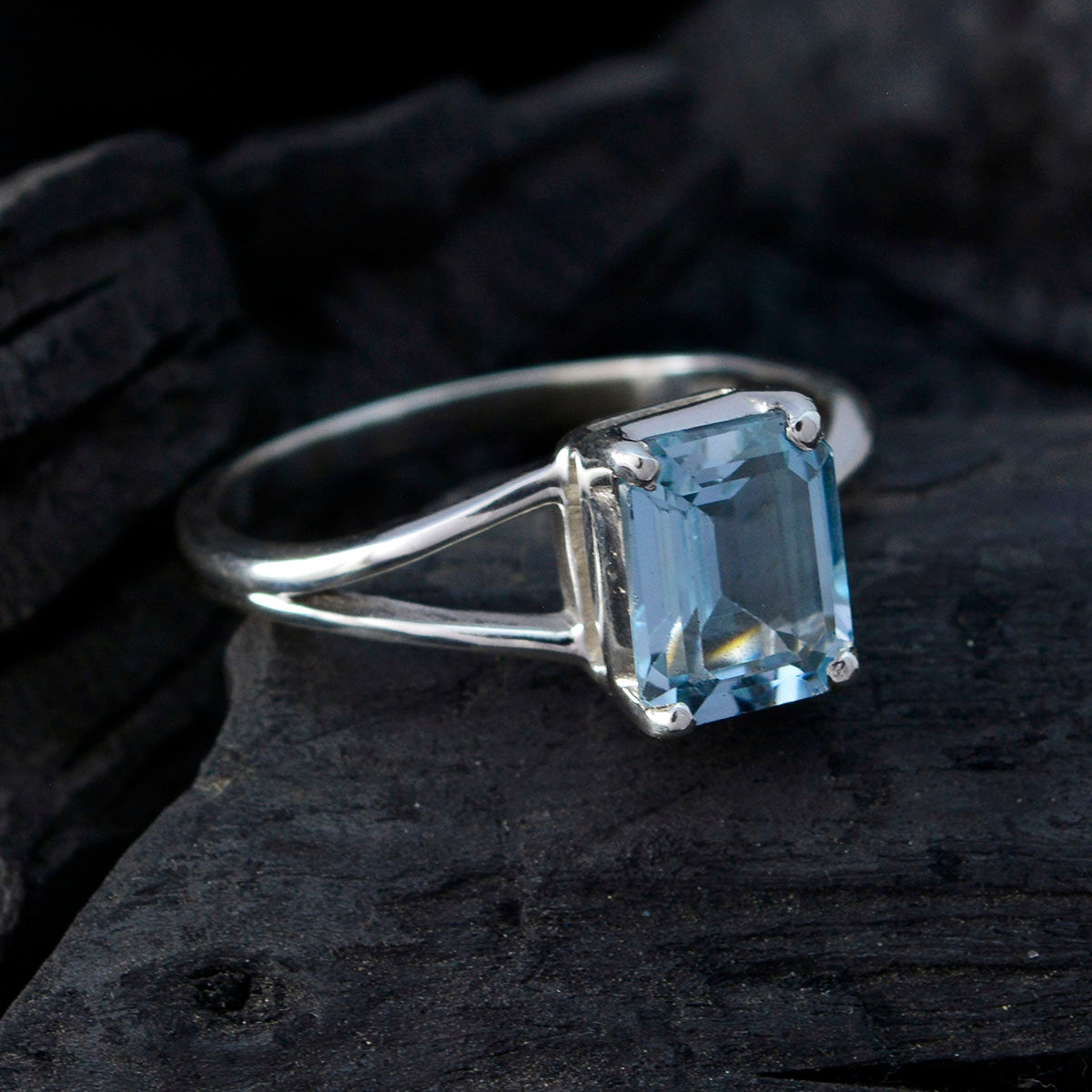 Blue Topaz Solitaire American 925 Sterling Silver Blue Gems Dainty Luxurious Ring Jewellery