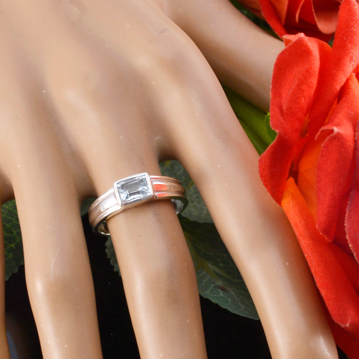 Blauer Topas Solitär Japanischer 925 Sterling Silber Blauer Edelstein Flüsterdünner Trendy Ring Schmuck