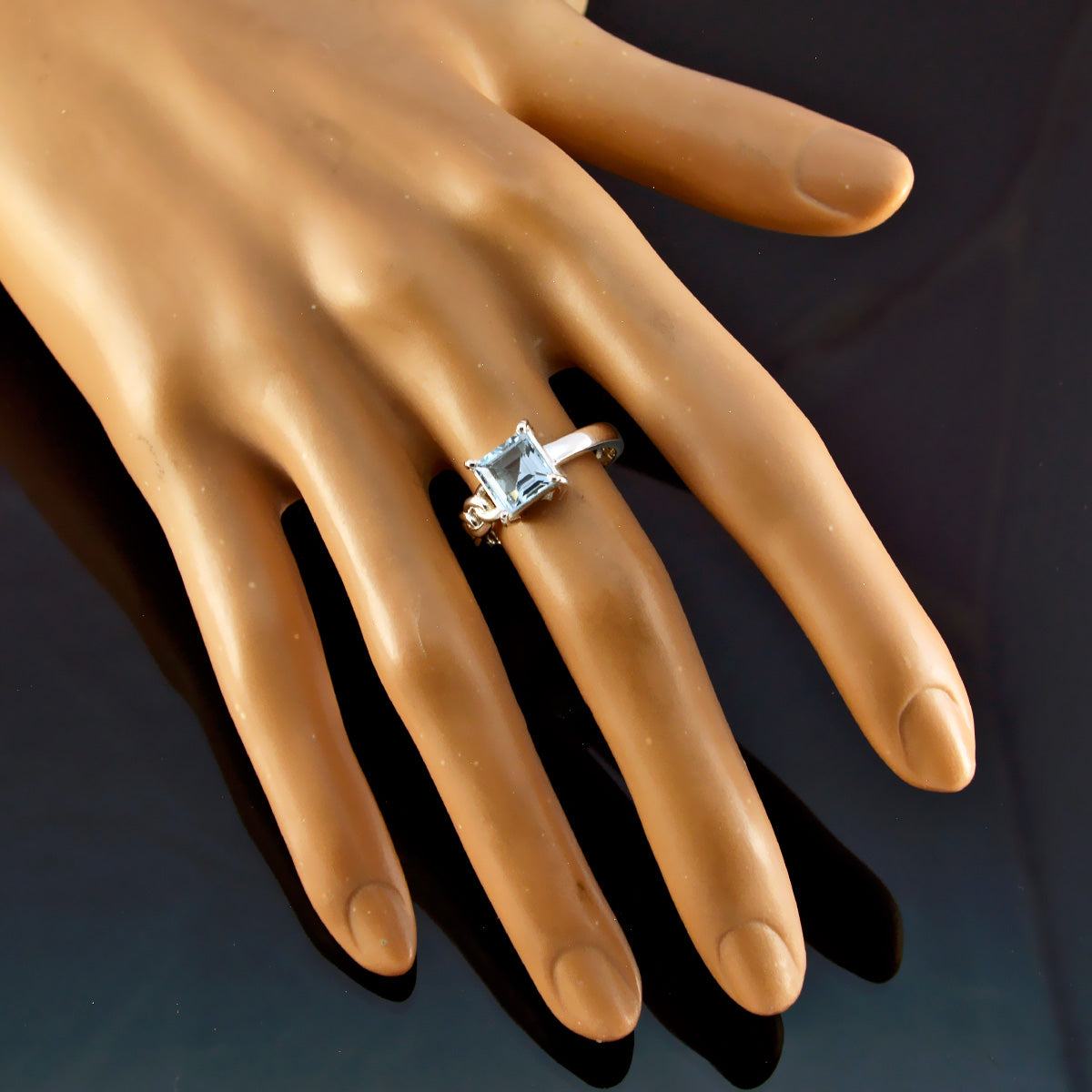 Blue Topaz Solitaire Indian 925 Silver Blue Gemstones Featherlight Luxurious Ring Jewellery