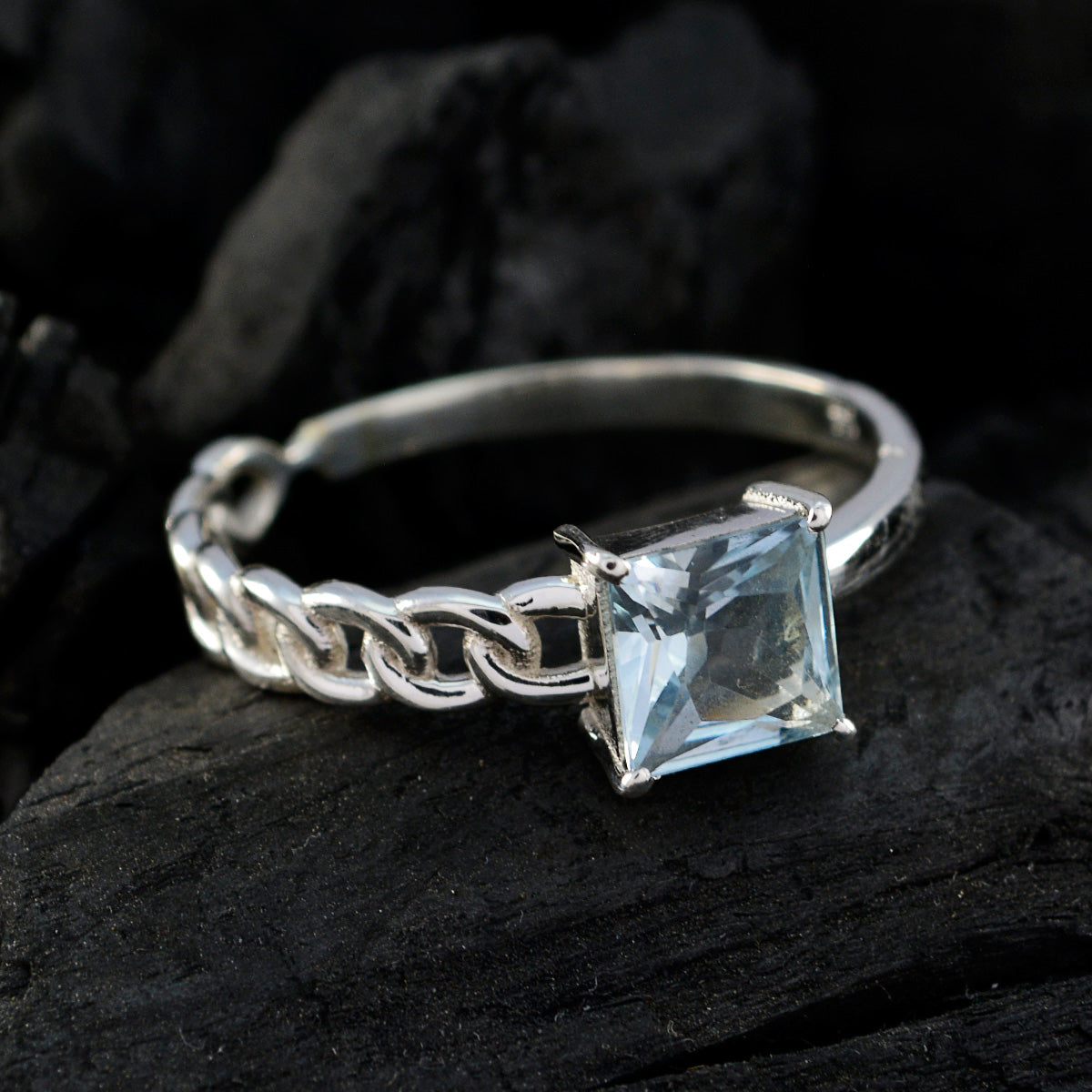 Blue Topaz Solitaire Indian 925 Silver Blue Gemstones Featherlight Luxurious Ring Jewellery