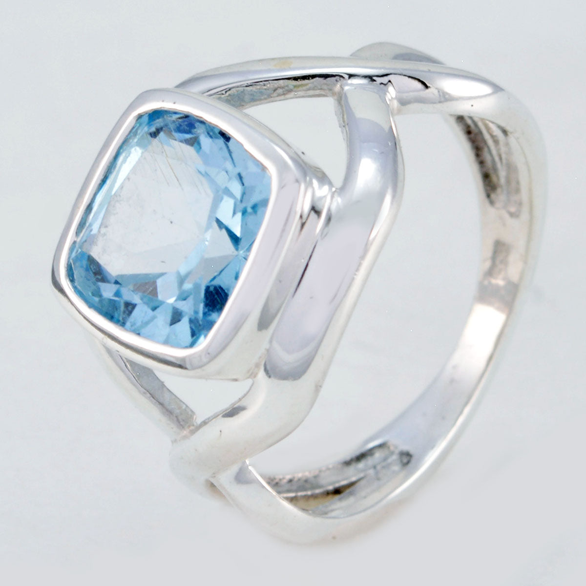 Blue Topaz Solitaire Egyptian Silver Blue Gems Minimal Glamorous Ring Jewelry