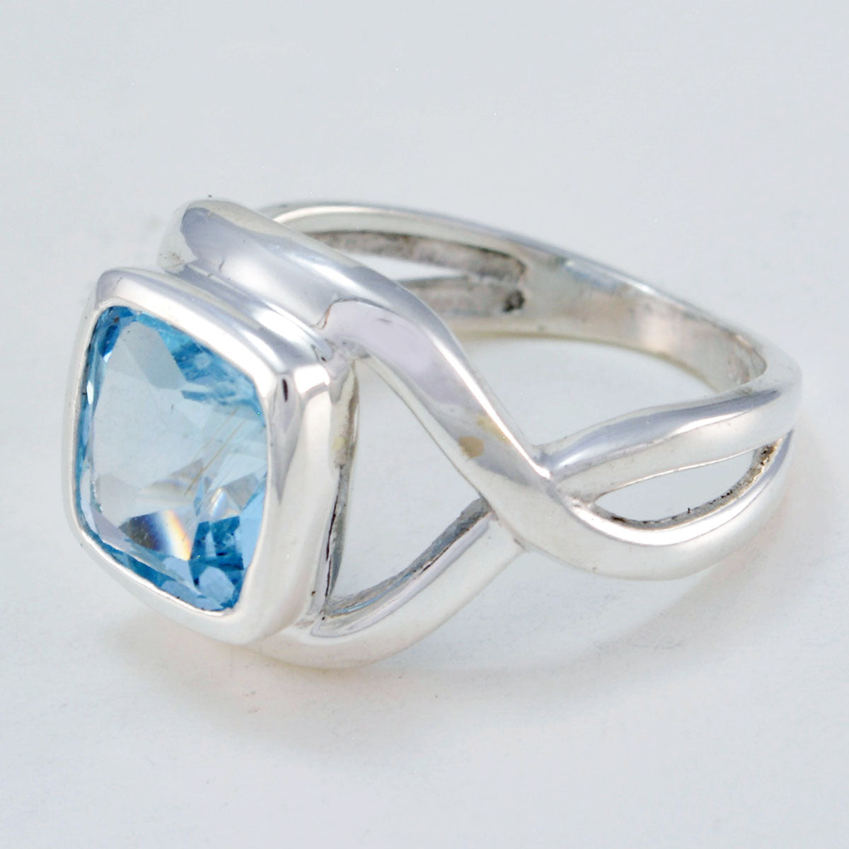 Blue Topaz Solitaire Egyptian Silver Blue Gems Minimal Glamorous Ring Jewelry