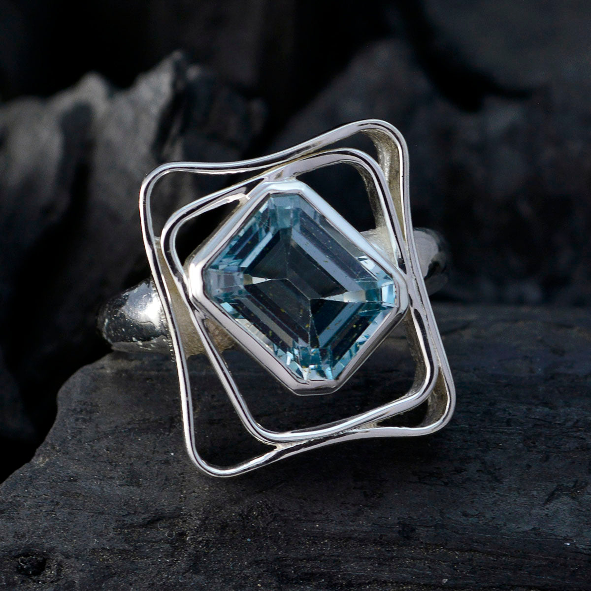 Blue Topaz Solitaire Moroccan 92.5 Silver Blue Gemstone Mid weight Signet Ring Jewelry