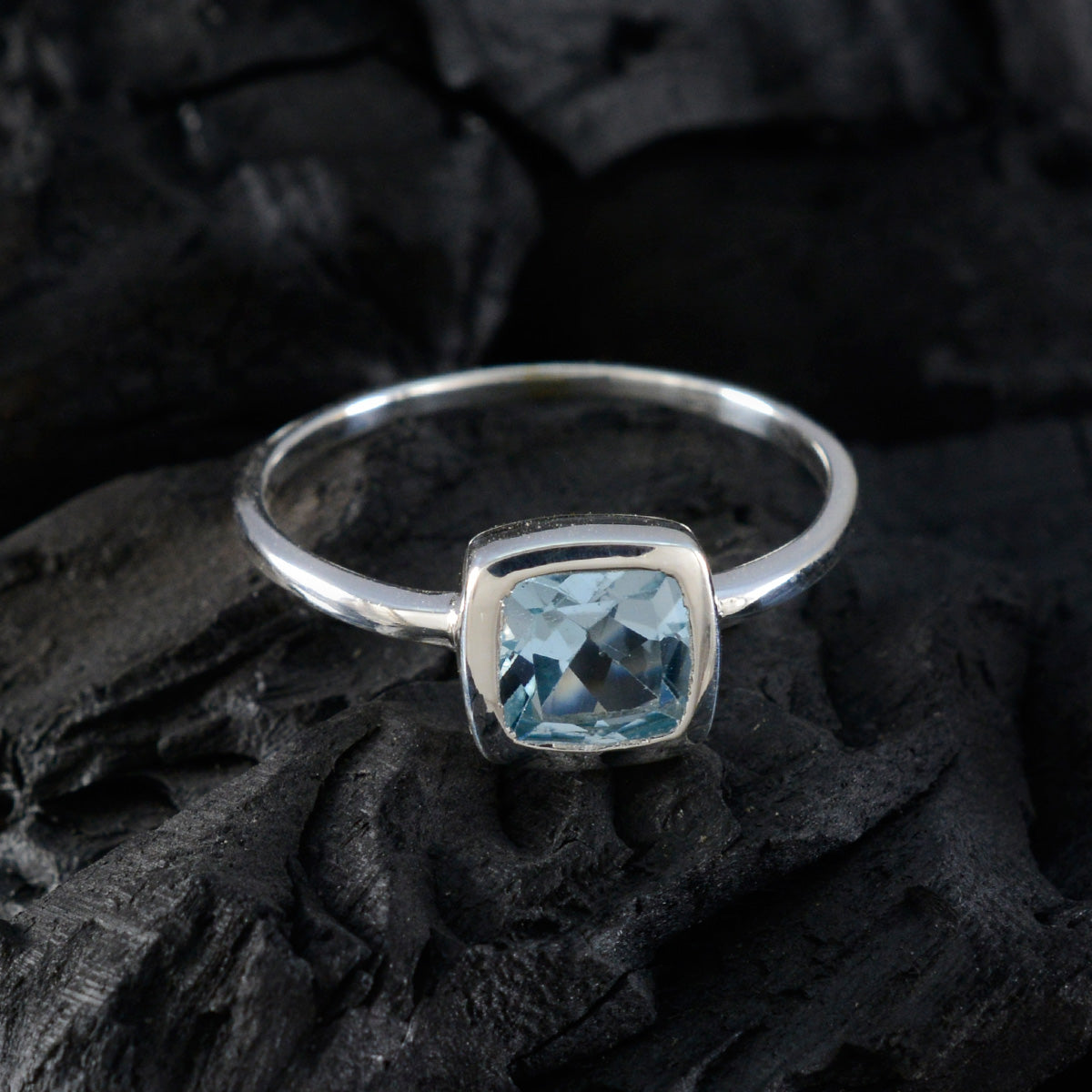 Blue Topaz Solitaire American 925 Sterling Silver Blue Gemstones Dainty Graceful Ring Jewellery