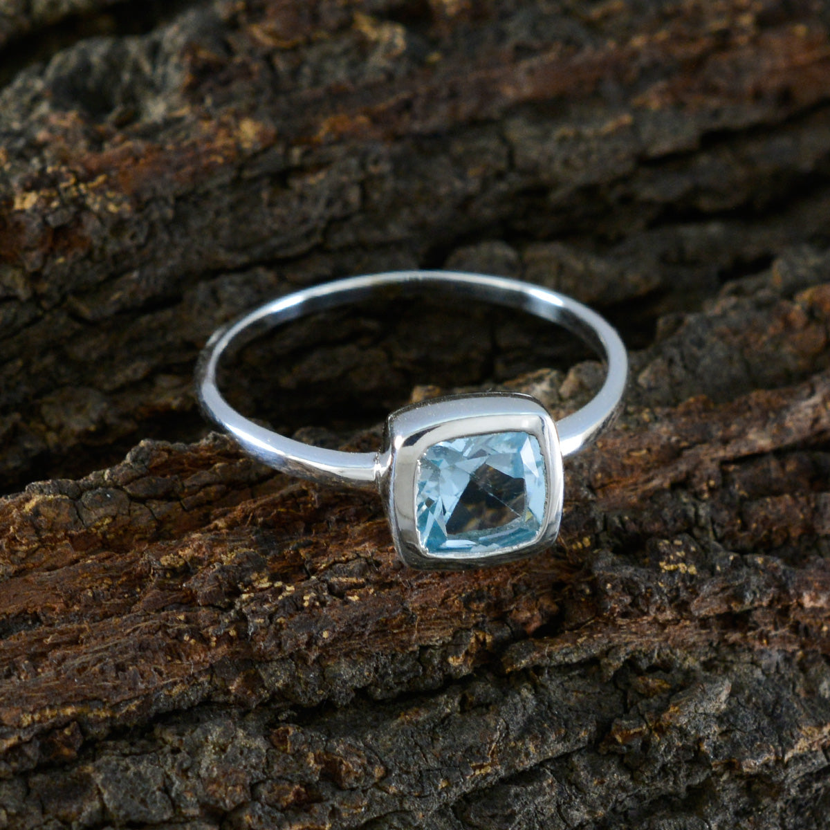 Blue Topaz Solitaire American 925 Sterling Silver Blue Gemstones Dainty Graceful Ring Jewellery