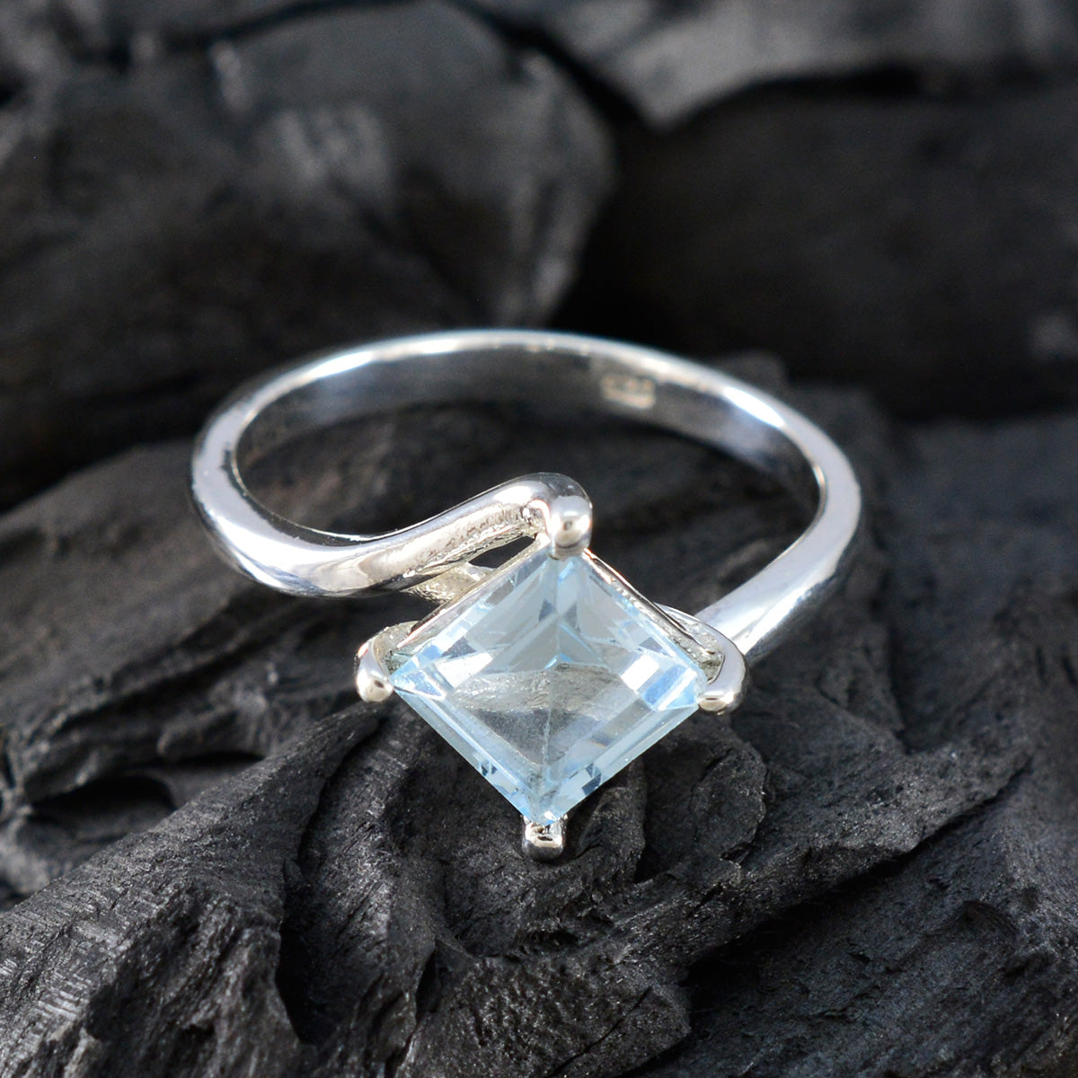 Blue Topaz Solitaire Korean Silver Blue Gemstones Whisper thin Trendy Ring Jewellery