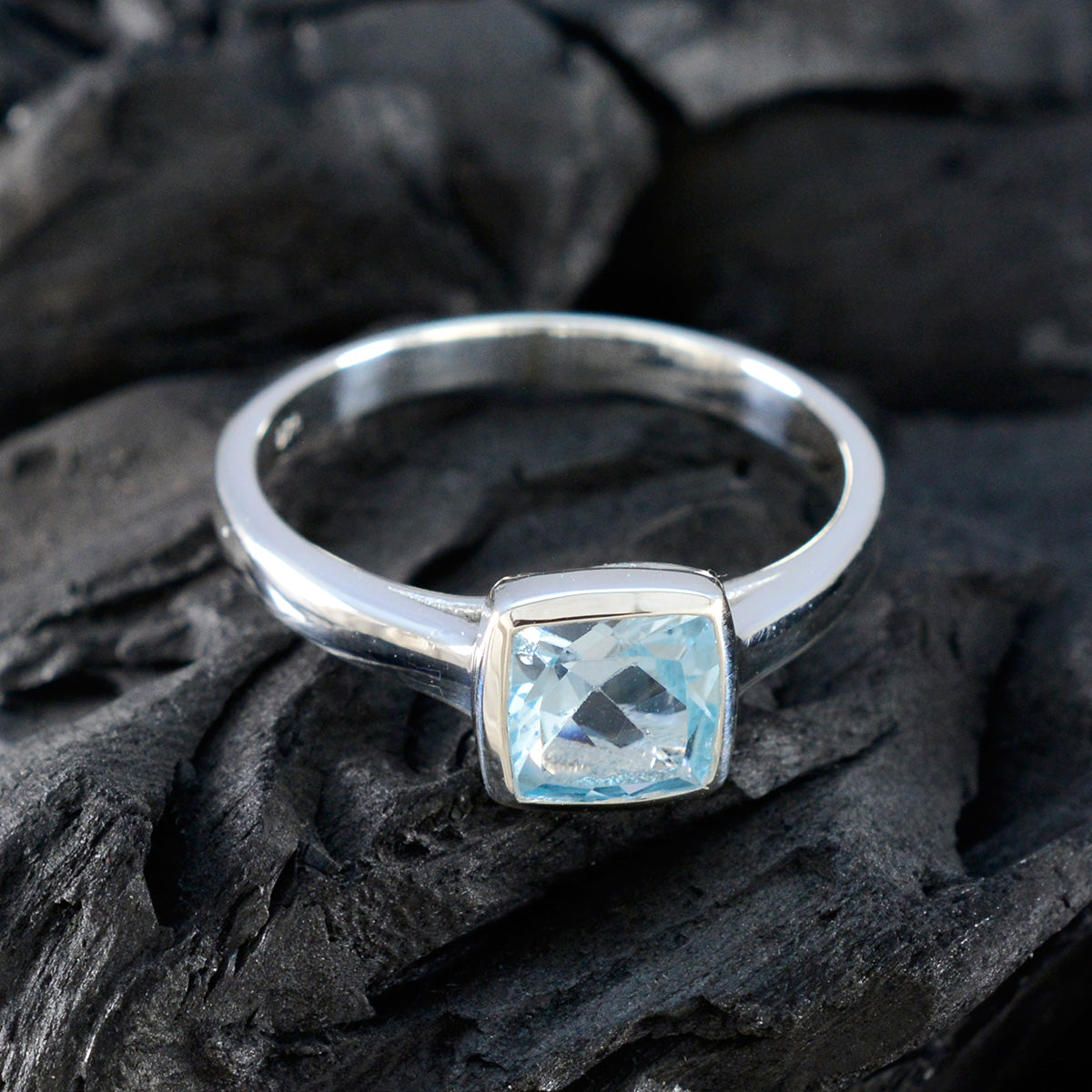 Blue Topaz Solitaire African 925 Sterling Silver Blue Gems Featherlight Feminine Ring Jewellery