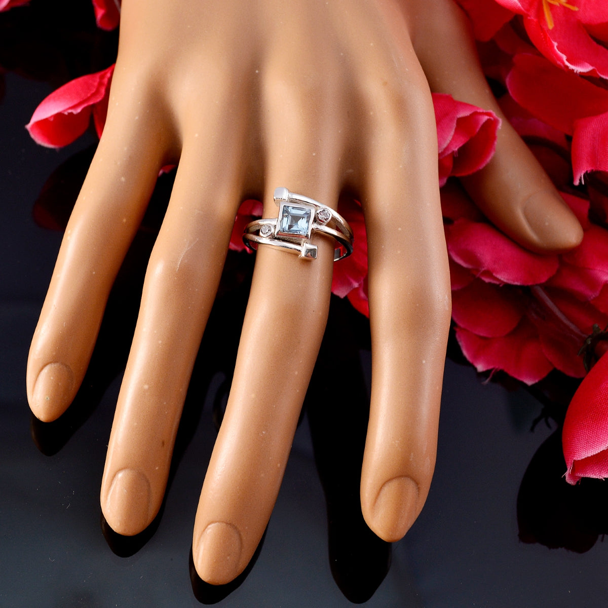 Blue Topaz Halo Moroccan 925 Sterling Silver Blue Gemstones Featherlight Romantic Ring Jewellery