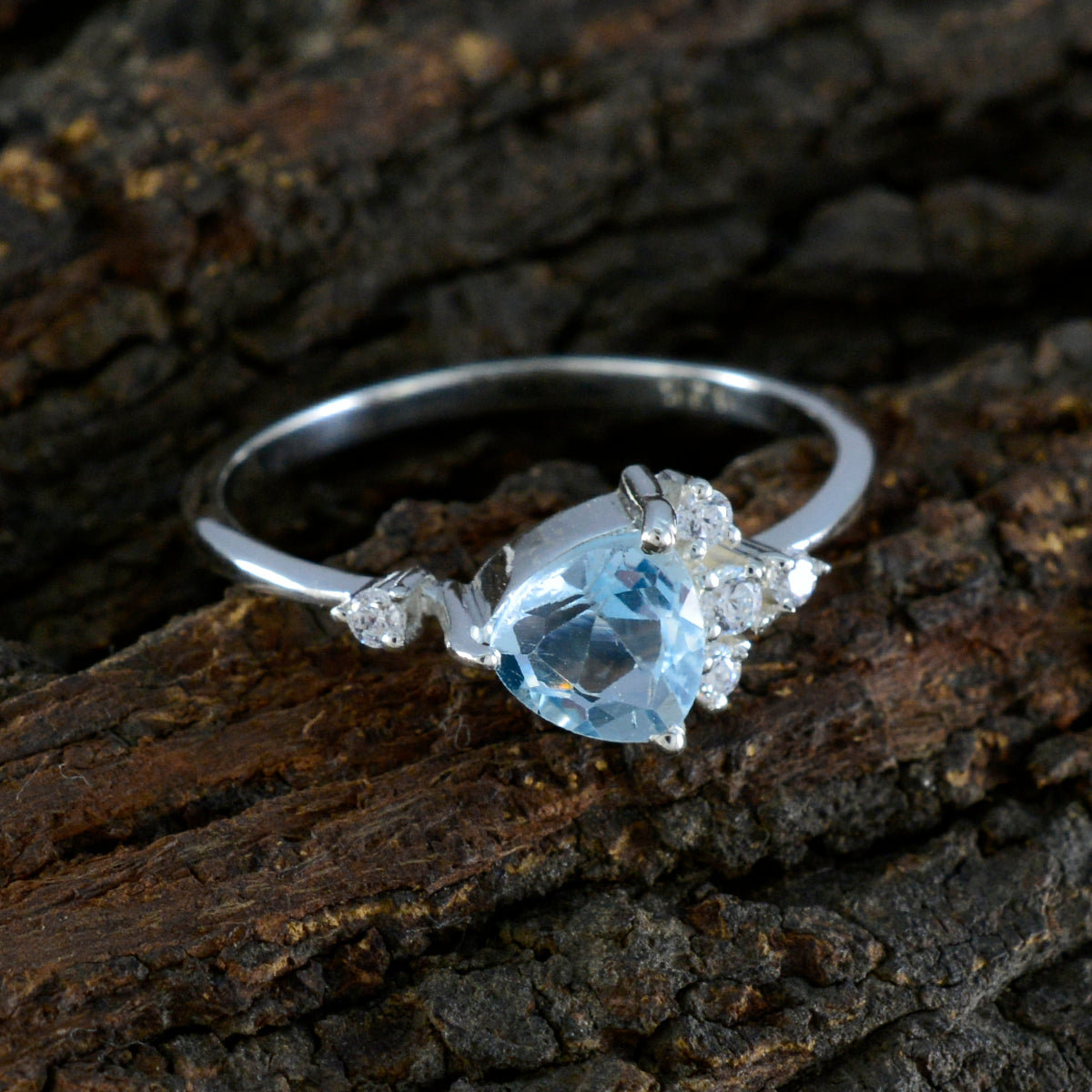 Blue Topaz Halo Japanese 925 Silver Blue Gemstone Delicate Modern Ring Jewellery