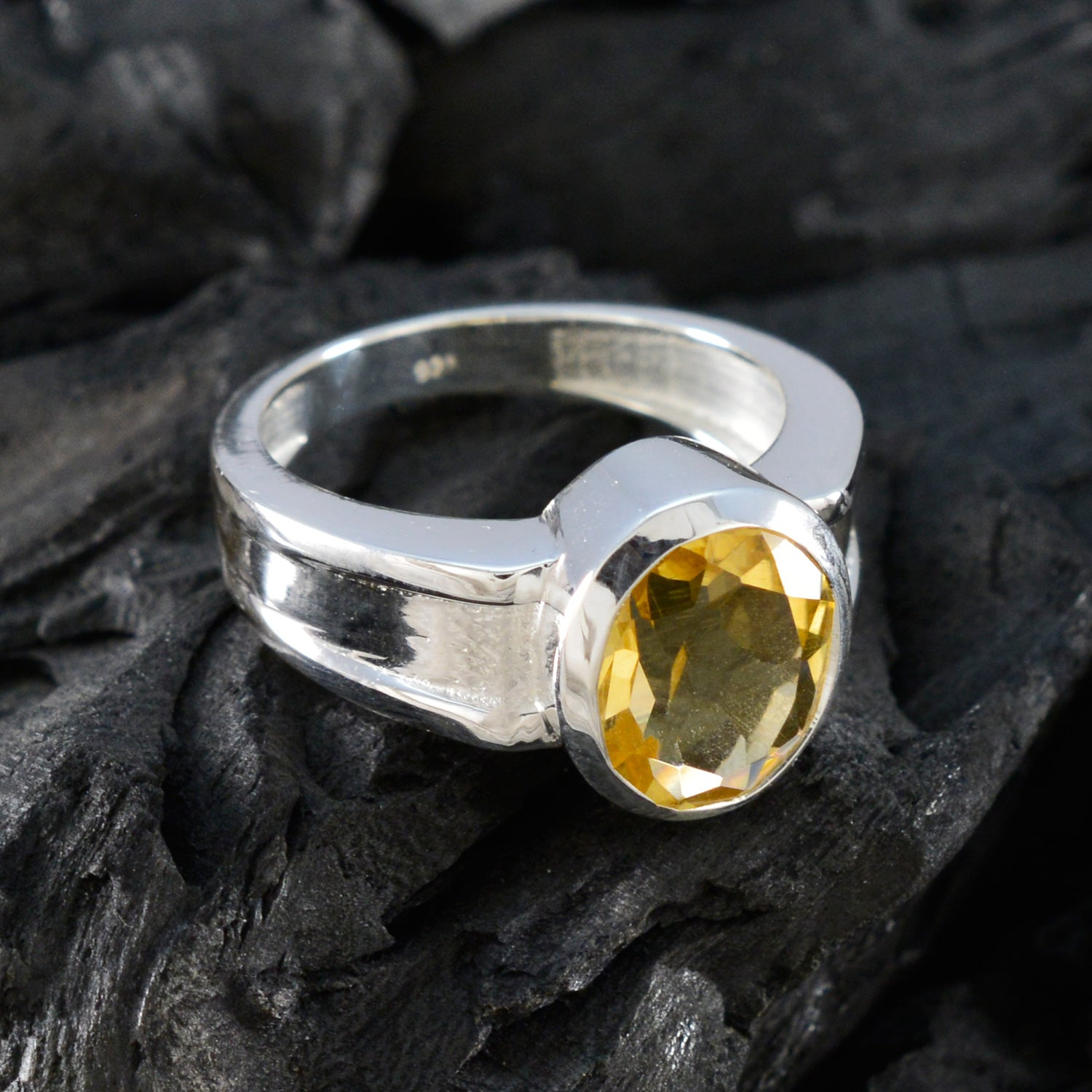 Citrine Solitaire African Silver Yellow Gemstones Mid weight Glamorous Ring Jewellery