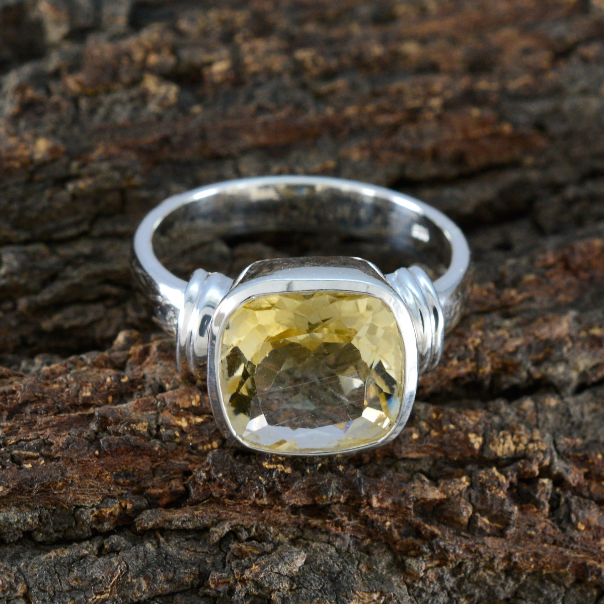Citrine Solitaire Russian Sterling Silver Yellow Gemstone Eye catching Contemporary Ring Jewellery
