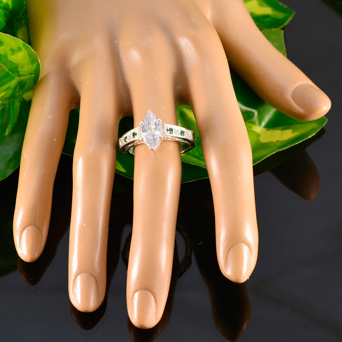 Emerald CZ Halo German 925 Silver Green Gemstone Classic Luxurious Ring Jewellery