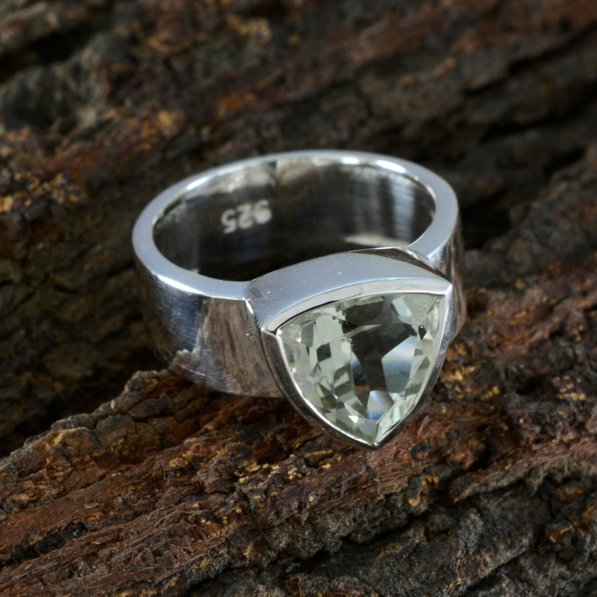 Green Amethyst Solitaire Moroccan Silver Green Gems Eye catching Signet Band Jewellery