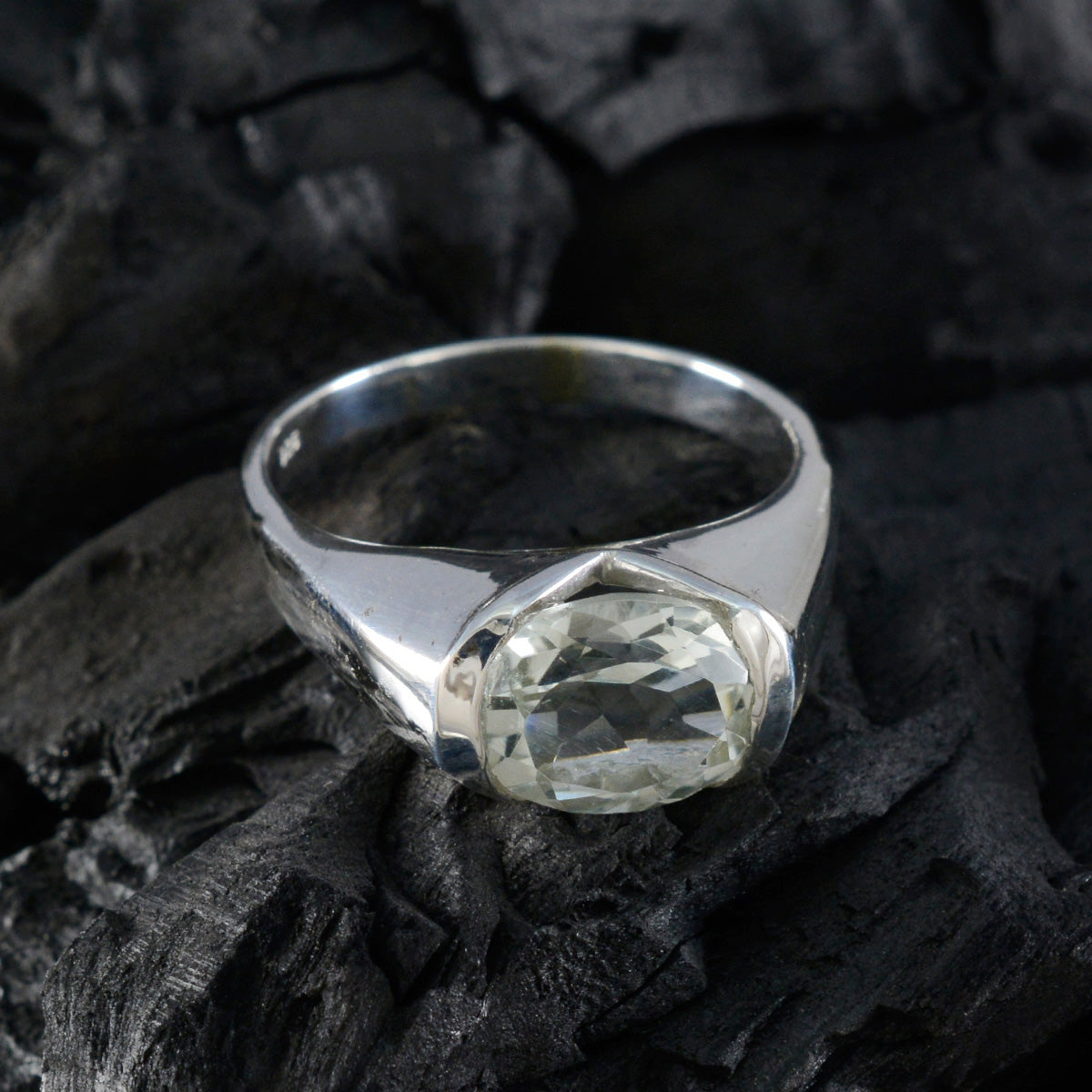 Green Amethyst Solitaire Indian 925 Sterling Silver Green Gemstones Mid weight Sophisticated Ring Jewelry