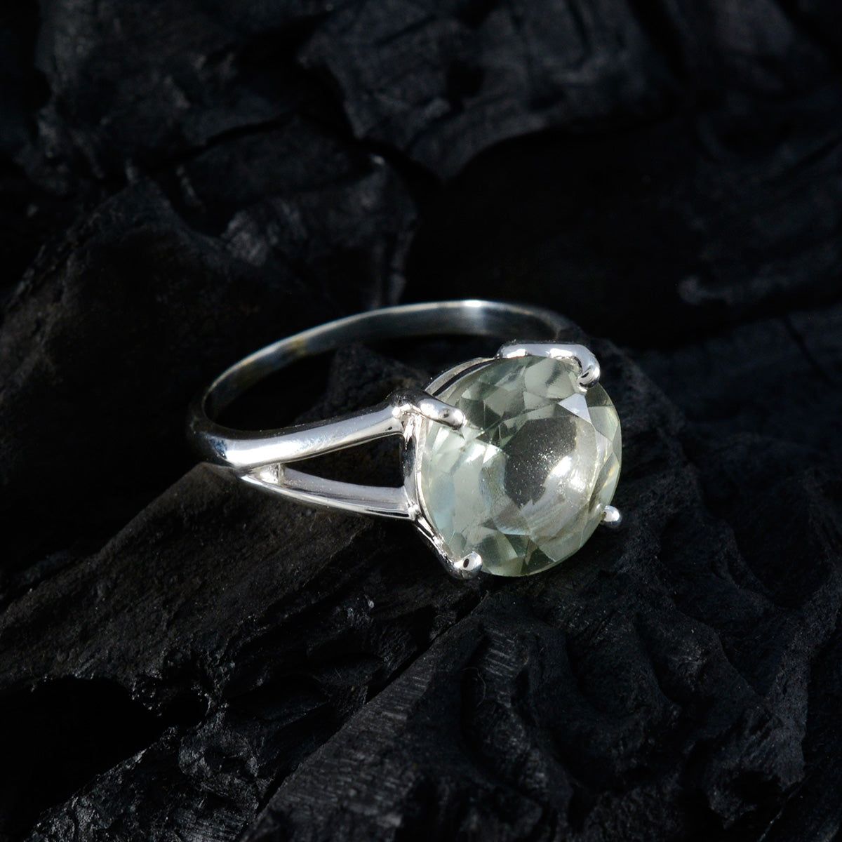 Green Amethyst Solitaire African Sterling Silver Green Gemstones Featherlight Luxurious Ring Jewelry