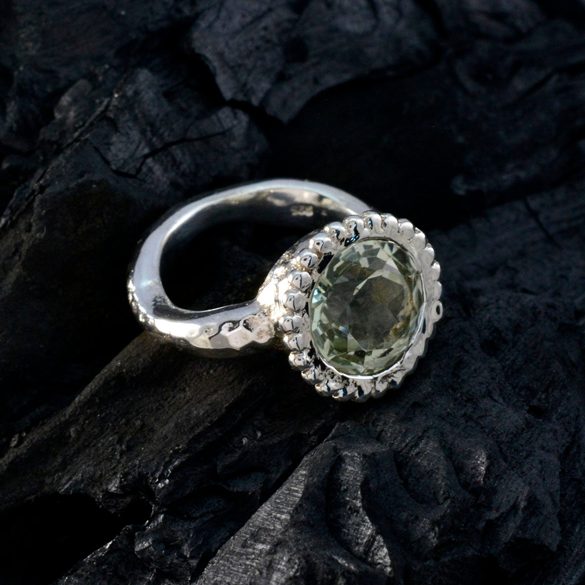 Green Amethyst Solitaire Moroccan Silver Green Gemstone Eye catching Graceful Ring Jewelry