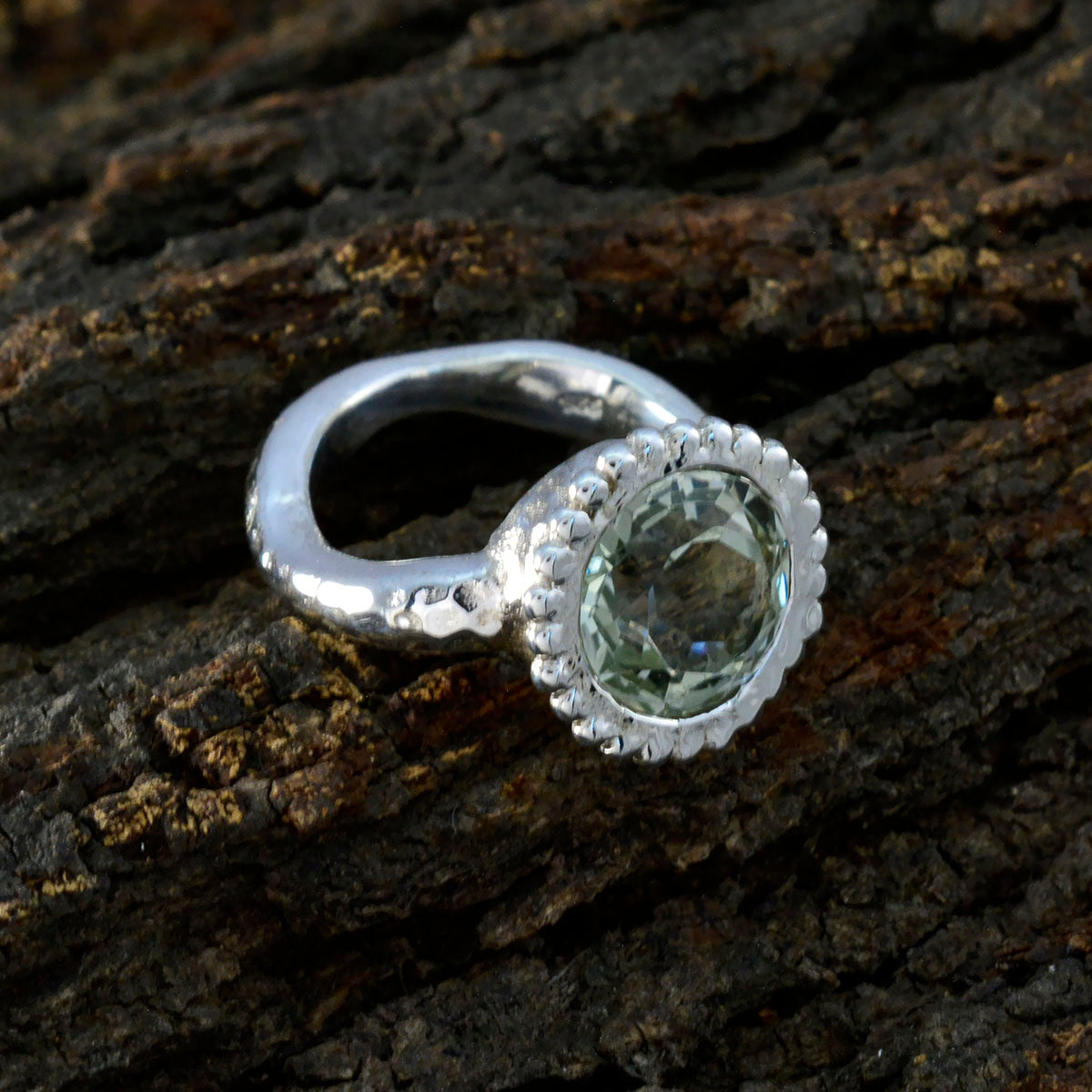Green Amethyst Solitaire Moroccan Silver Green Gemstone Eye catching Graceful Ring Jewelry