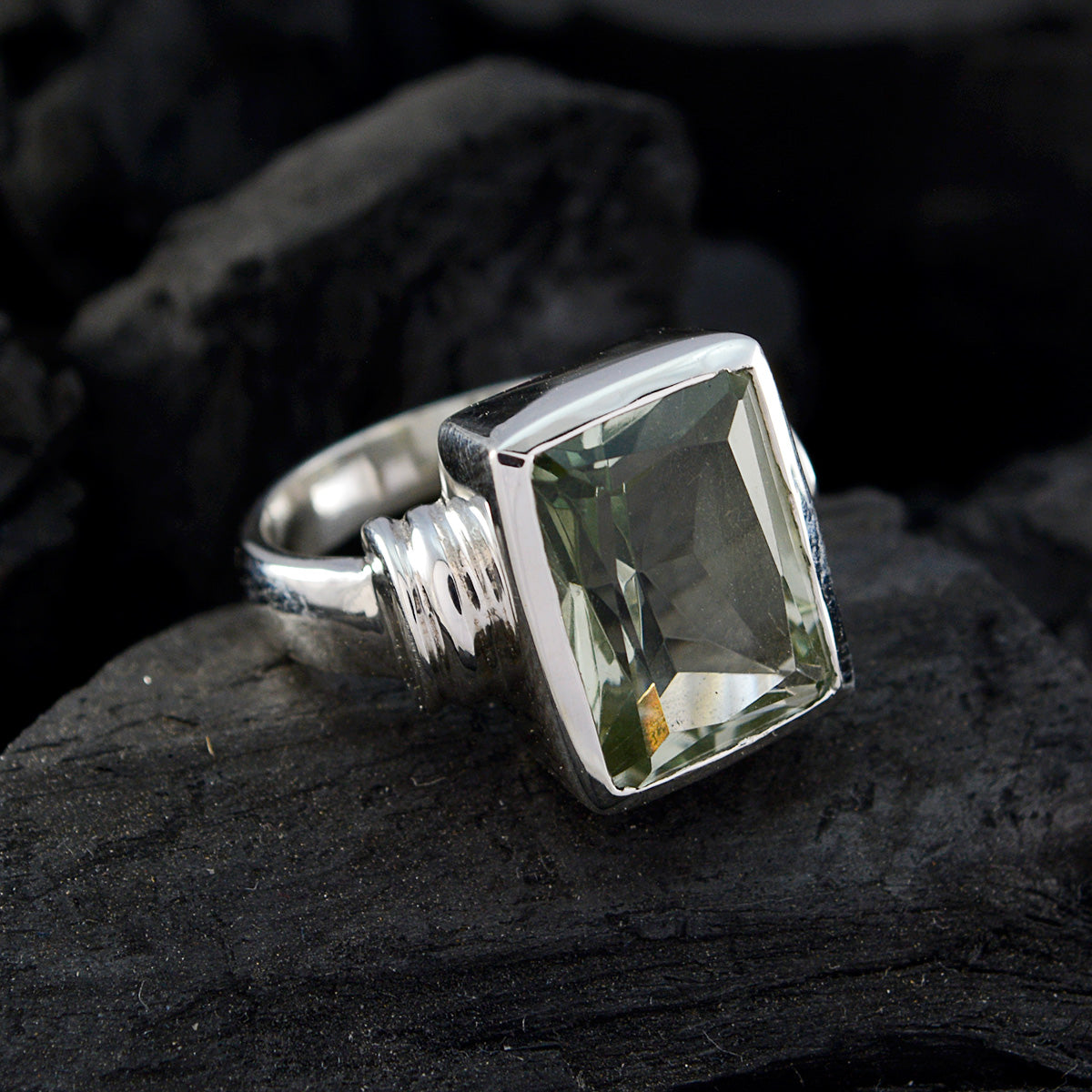Green Amethyst Solitaire Indian 92.5 Silver Green Gemstones Eye catching Armor Ring Jewellery