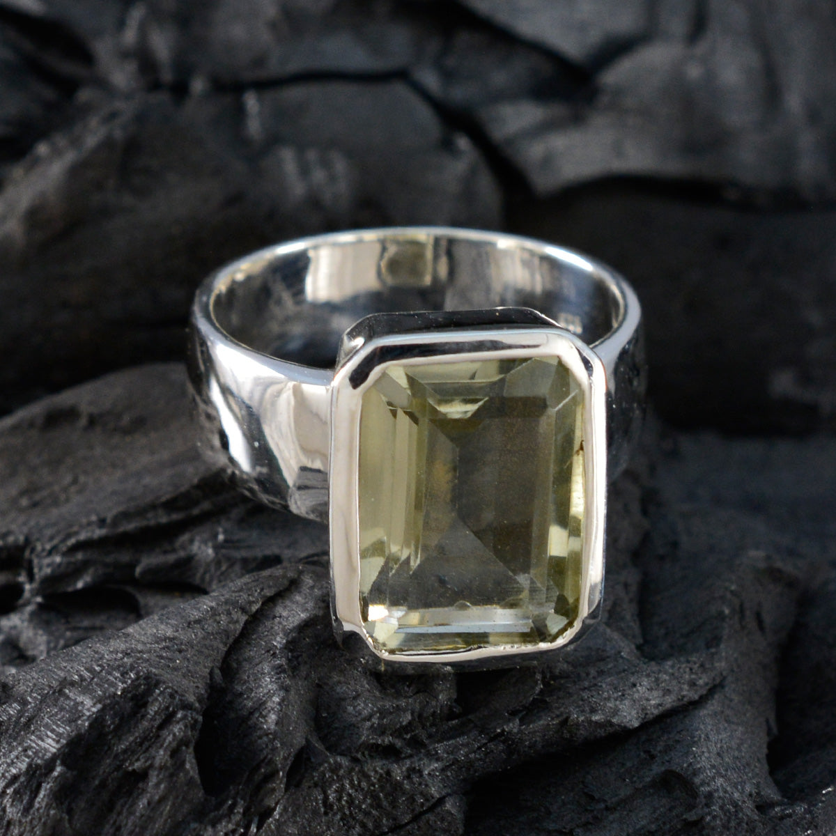 Green Amethyst Solitaire Italian 92.5 Silver Green Gems Edgy Modern Ring Jewellery