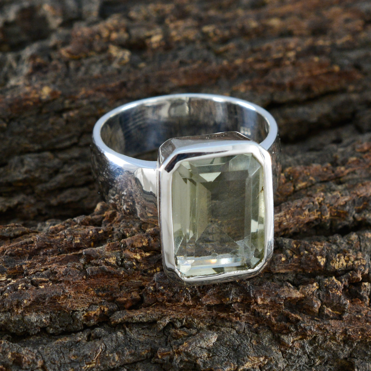 Green Amethyst Solitaire Italian 92.5 Silver Green Gems Edgy Modern Ring Jewellery