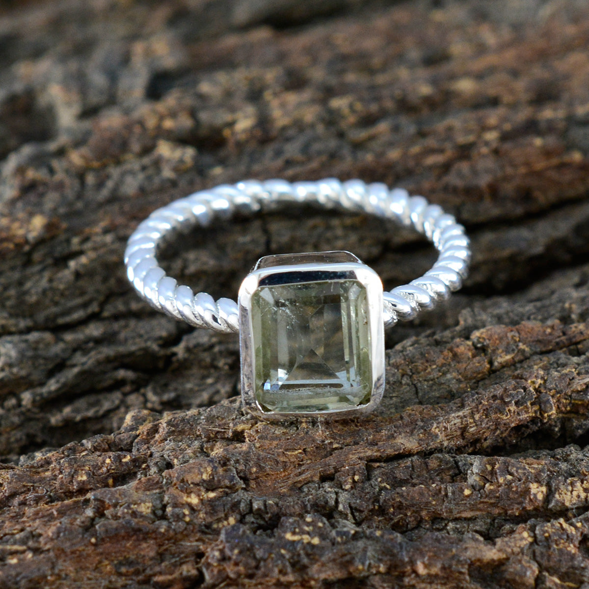 Green Amethyst Solitaire Egyptian Silver Green Gemstones Featherlight Modern Ring Jewellery