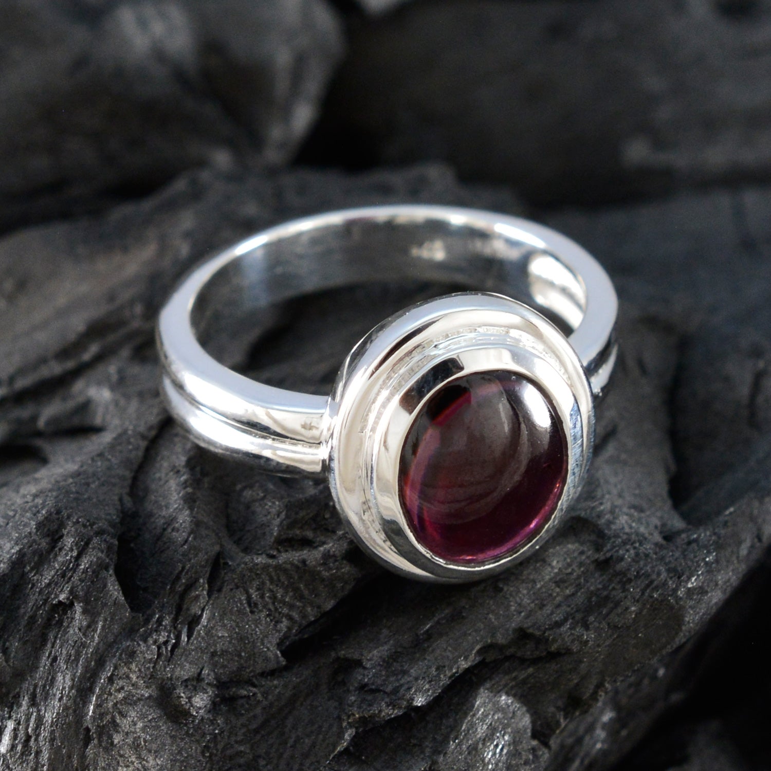 Garnet Solitaire Indian Silver Red Gemstone Classic Sophisticated Ring Jewellery