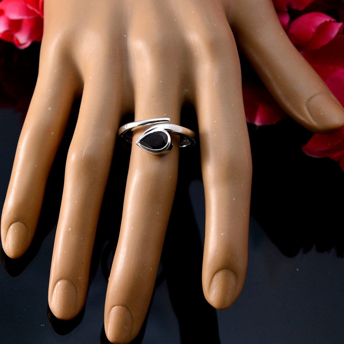 Garnet Solitaire German Silver Red Gemstones Slim Luxurious Ring Jewelry