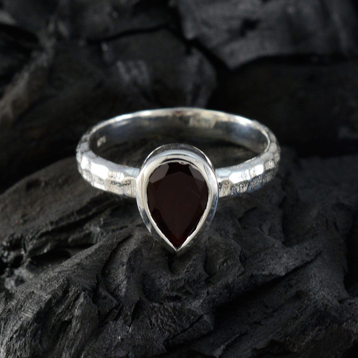 Garnet Solitaire French 92.5 Silver Red Gemstone Featherlight Glamorous Ring Jewelry