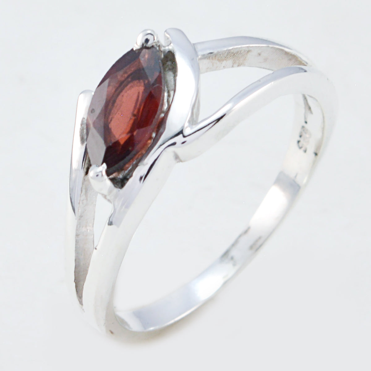 Garnet Solitaire American 92.5 Silver Red Gemstones Dainty Contemporary Ring Jewelry