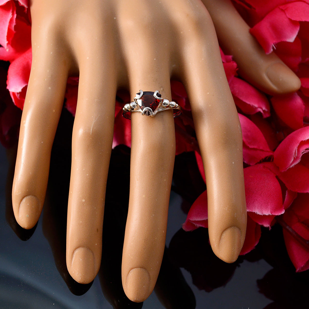Garnet Solitaire Russian Silver Red Gemstone Delicate Rope Wire Ring Jewellery