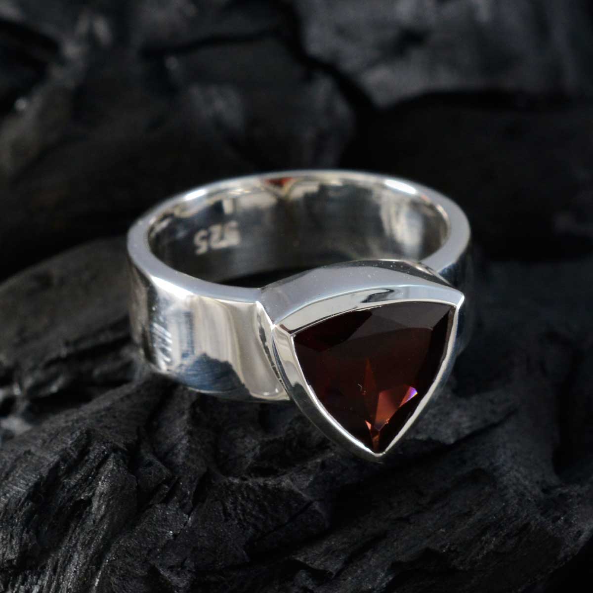 Garnet Solitaire Egyptian Sterling Silver Red Gemstone Eye catching Signet Band Jewelry