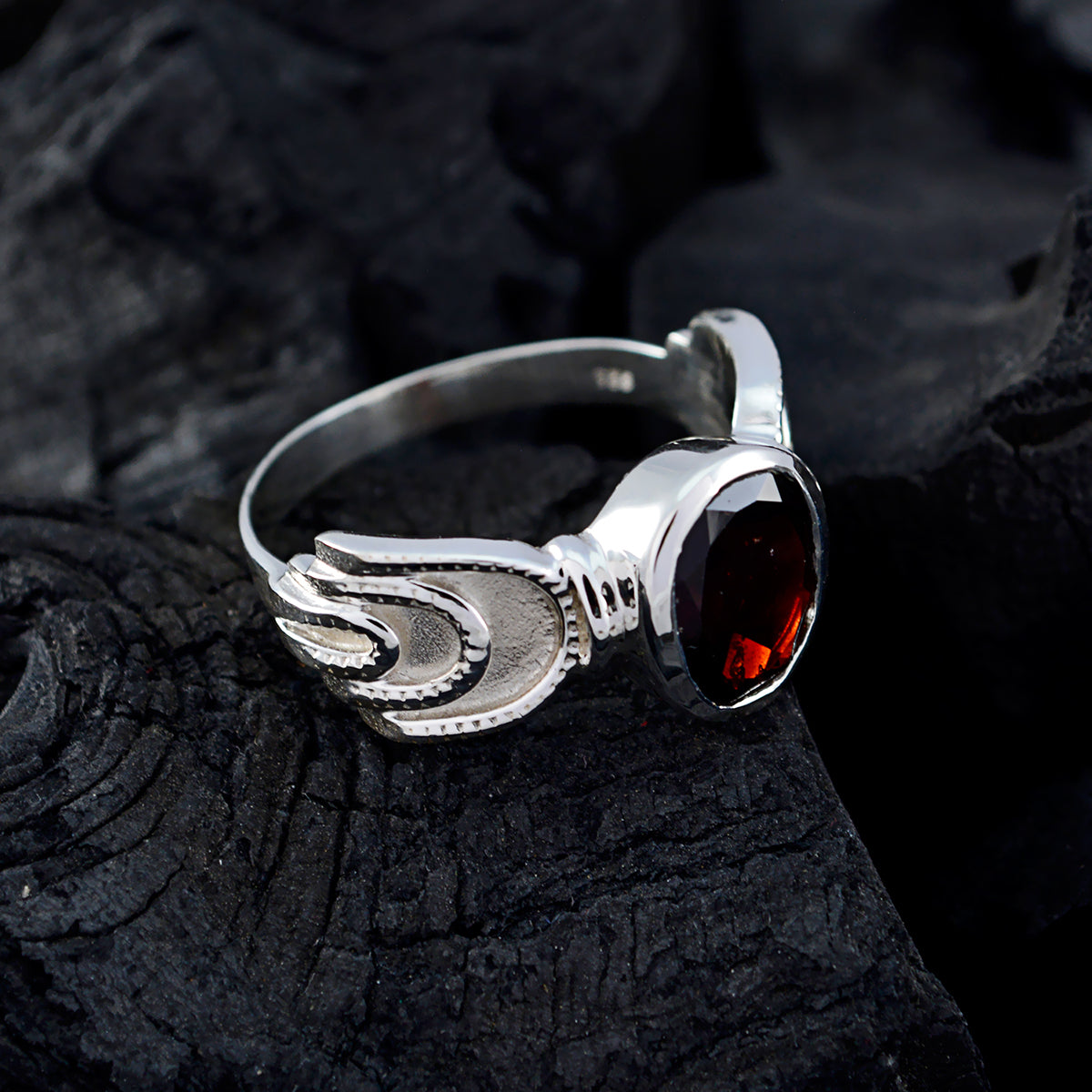 Garnet Solitaire Russian 925 Sterling Silver Red Gemstones Mid weight Feminine Ring Jewelry