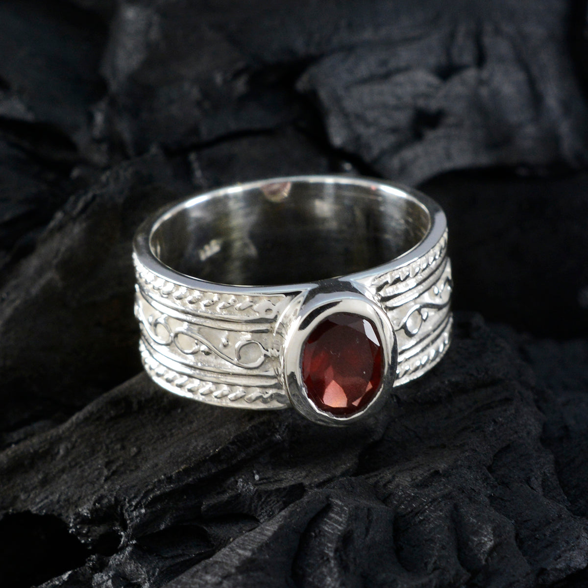 Garnet Solitaire German 925 Silver Red Gemstones Mid weight Art Deco Ring Jewellery