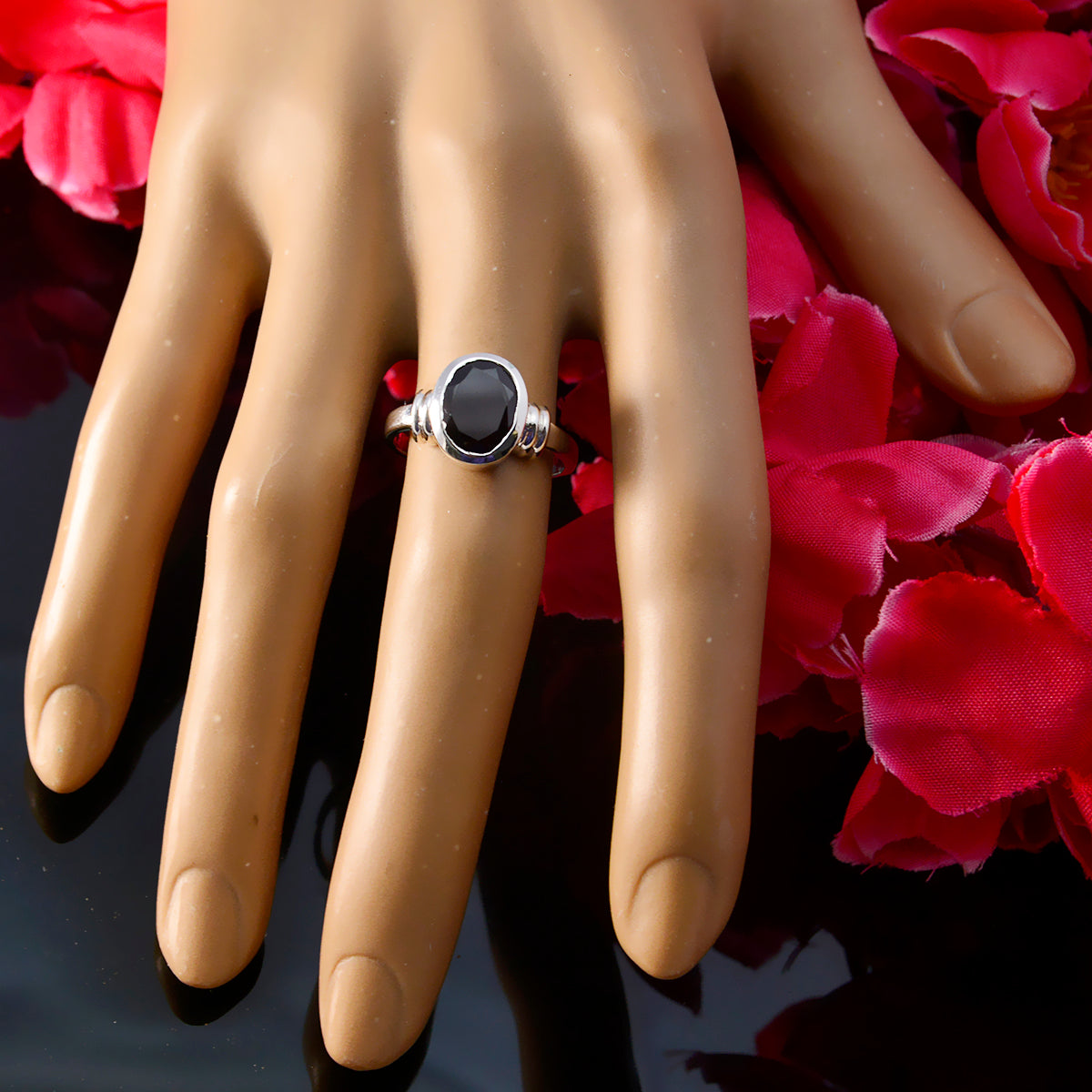 Garnet Solitaire African Silver Red Gemstone Classic  Romantic Ring Jewelry