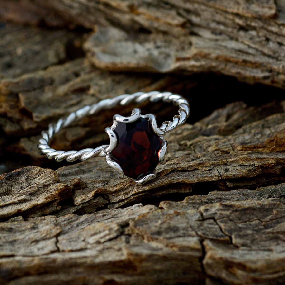 Garnet Solitaire Korean Sterling Silver Red Gemstone Elegant  Twist Ring Jewellery