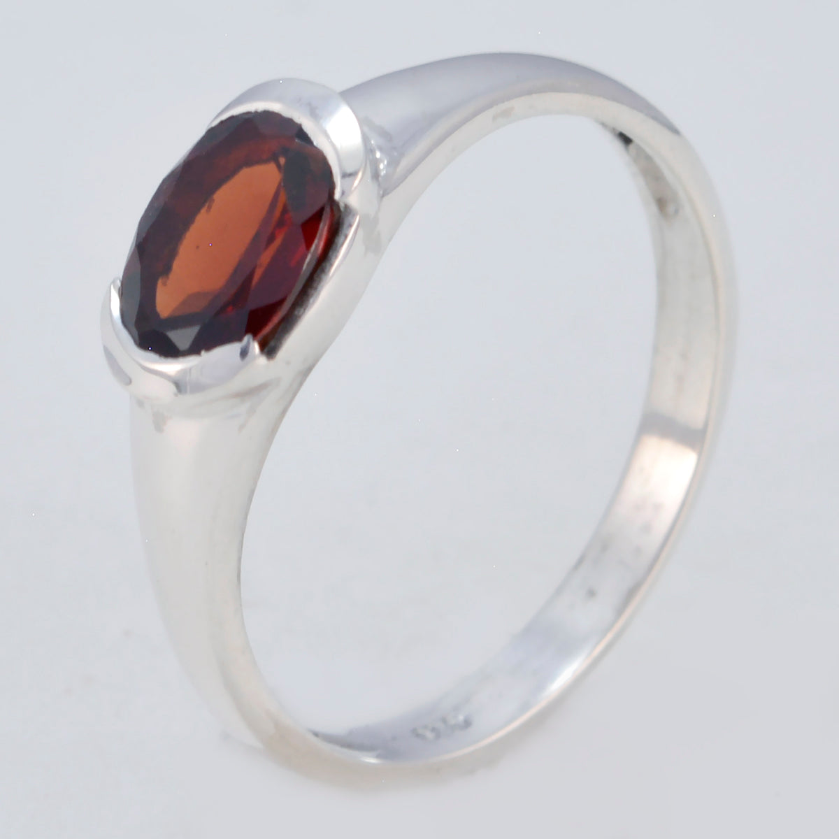 Bague luxueuse et délicate en argent sterling 925 avec solitaire grenat et pierre précieuse rouge Image secondaire du produit