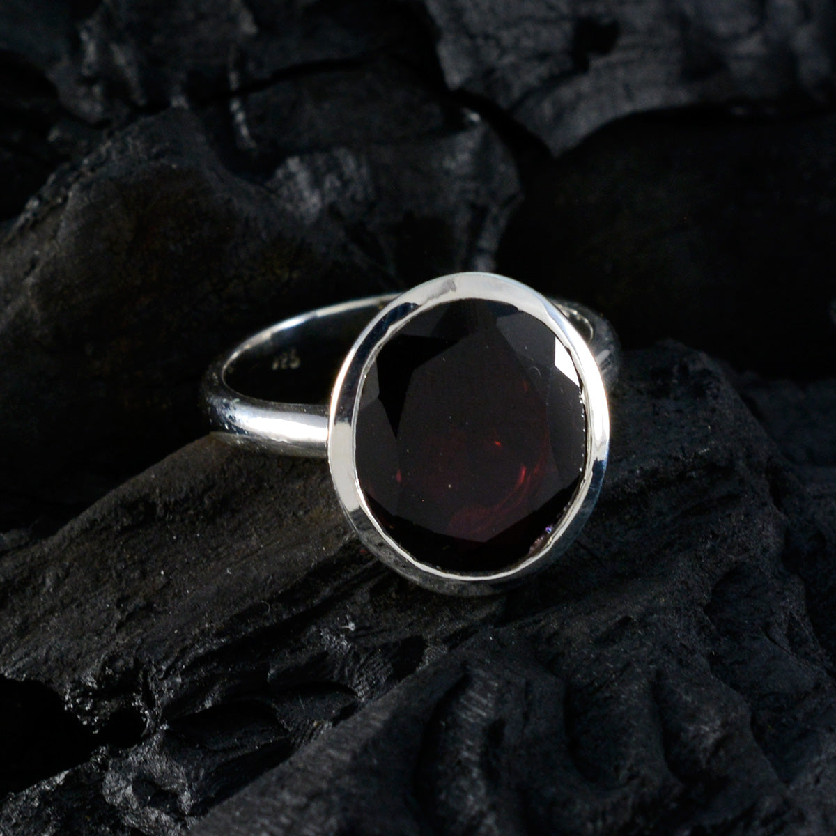 Garnet Solitaire Japanese 925 Silver Red Gemstone Whisper thin Modern Ring Jewellery