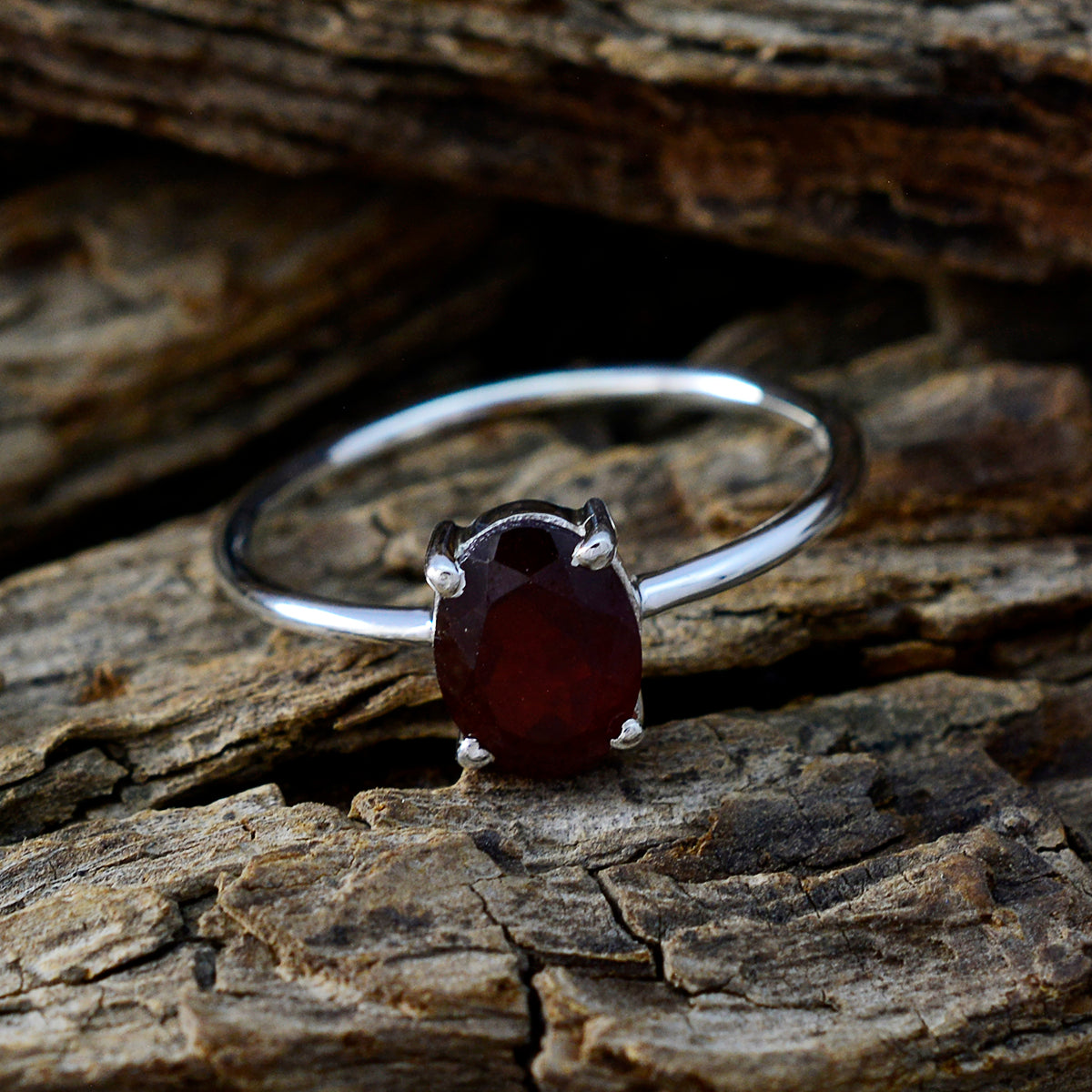 Garnet Solitaire Japanese 92.5 Silver Red Gemstone Elegant  Sophisticated Ring Jewellery