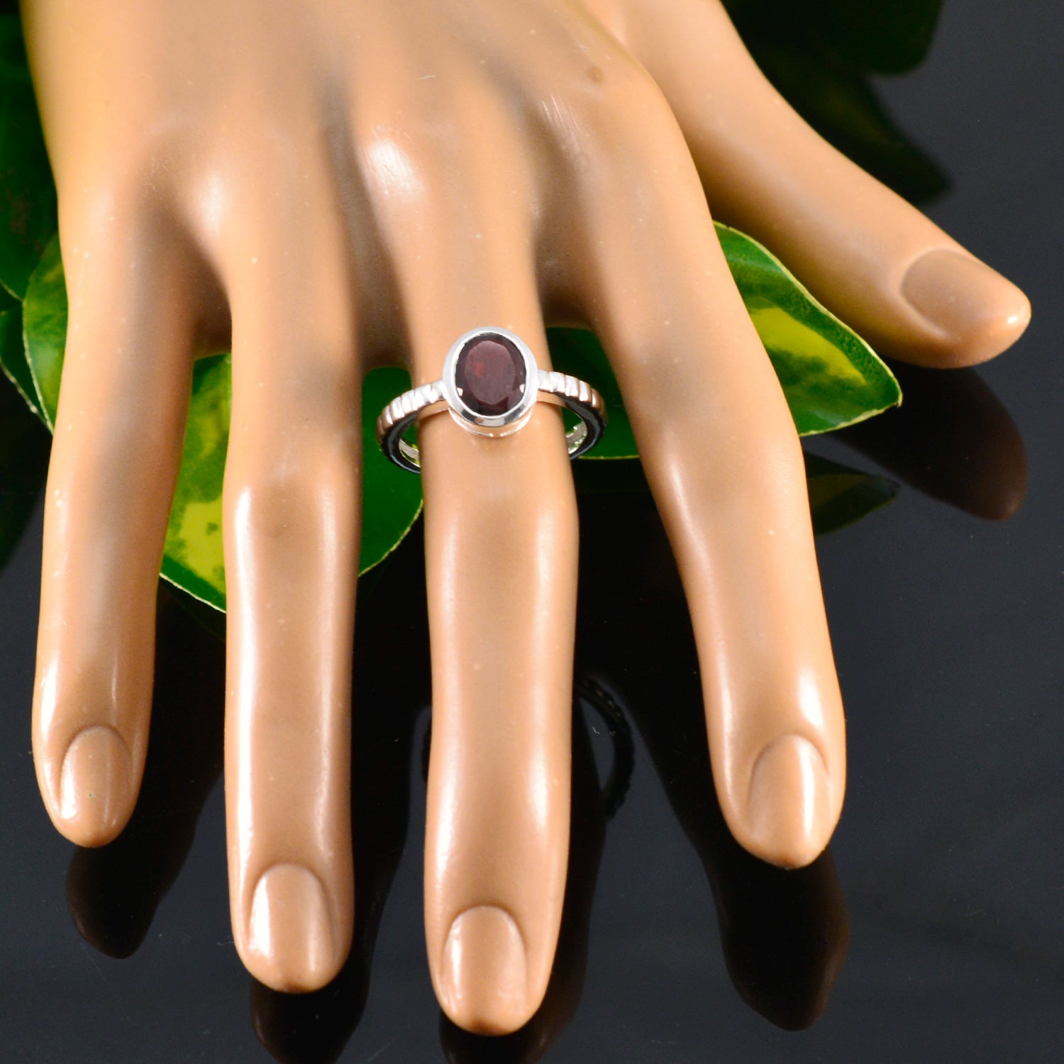 Garnet Solitaire Moroccan 92.5 Silver Red Gemstone Featherlight Cultural Ring Jewellery