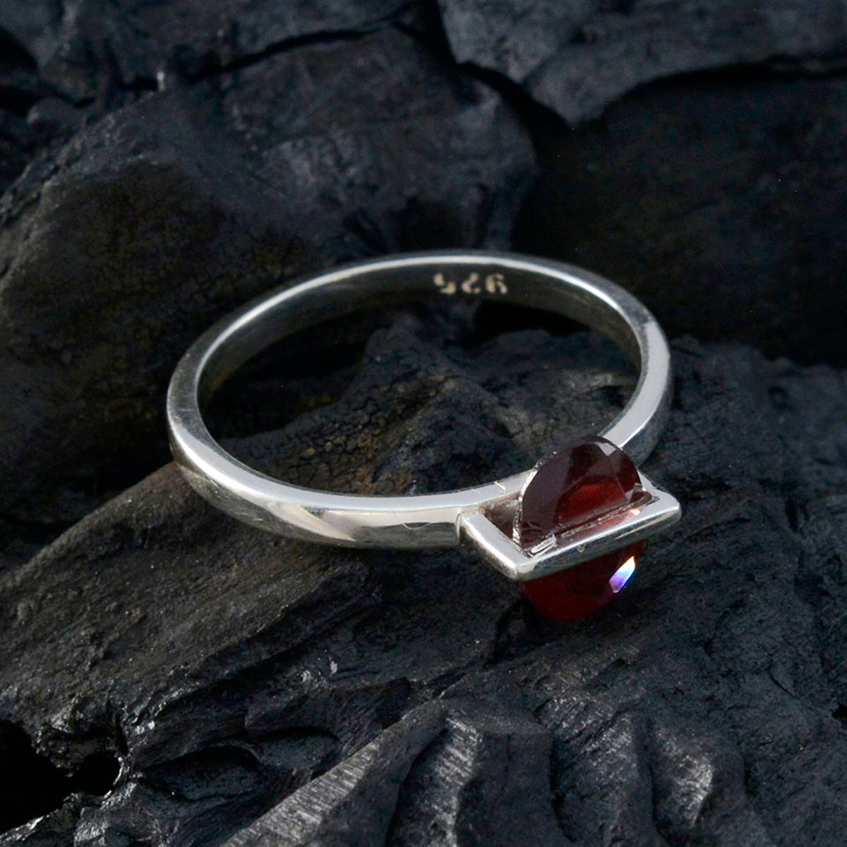 Garnet Solitaire Japanese Sterling Silver Red Gemstones Delicate Sophisticated Ring Jewellery