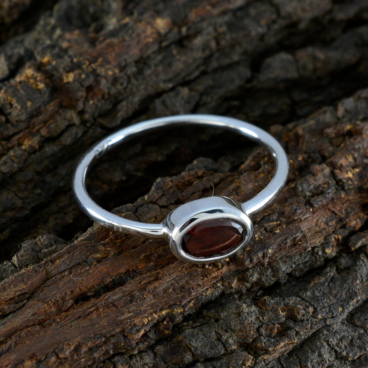 Garnet Solitaire Japanese 925 Sterling Silver Red Gems Elegant  Luxurious Ring Jewelry