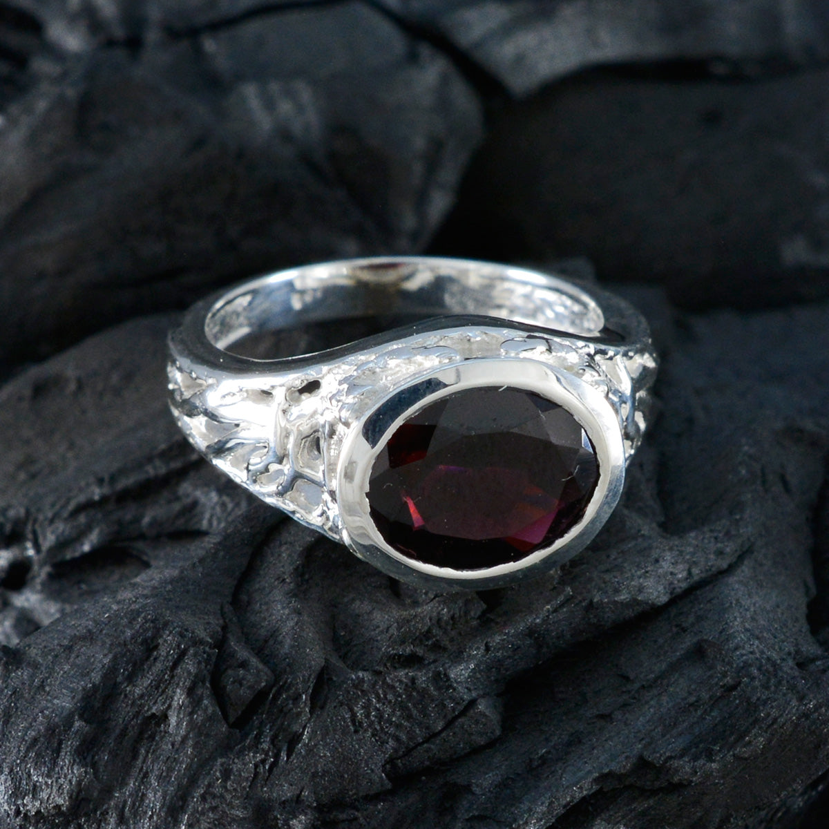 Garnet Solitaire Russian Sterling Silver Red Gems Mid weight Sophisticated Ring Jewelry